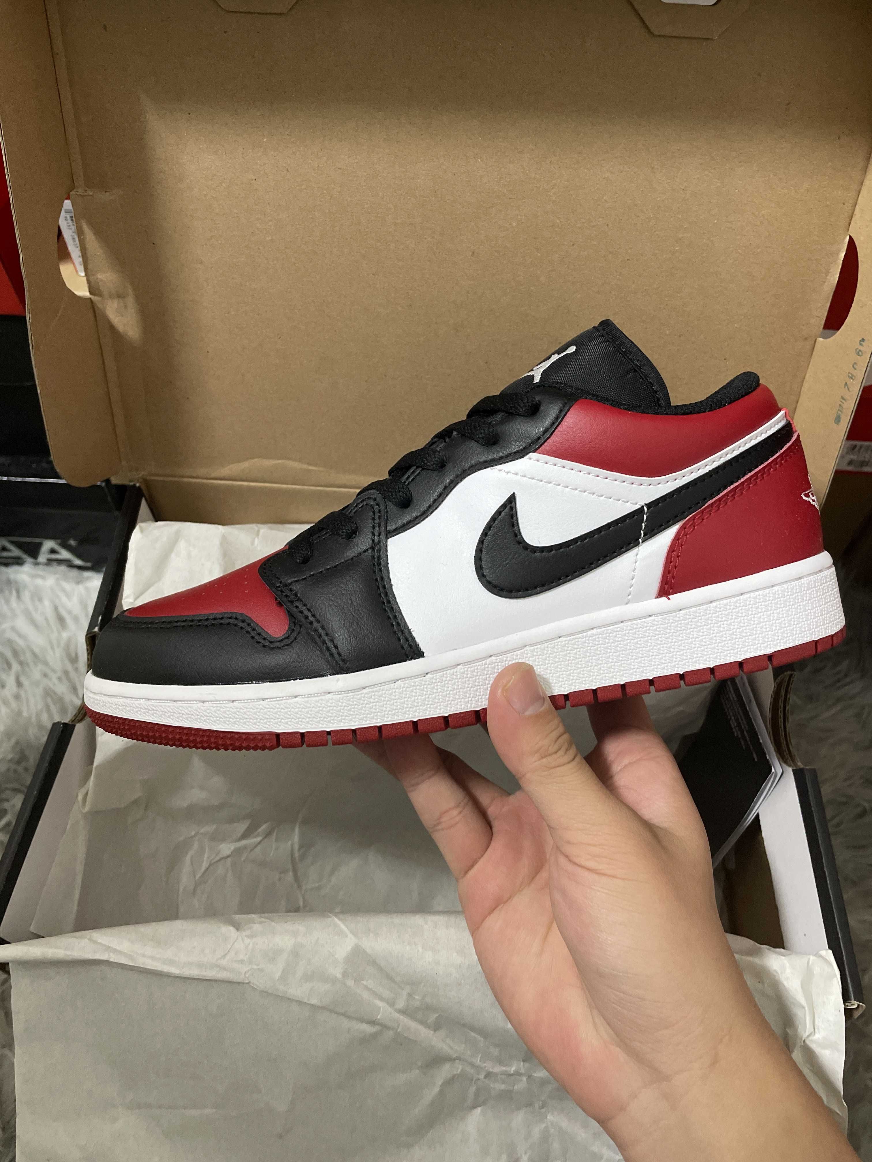 Nike GS Air Jordan 1 Low "Bred Toe"