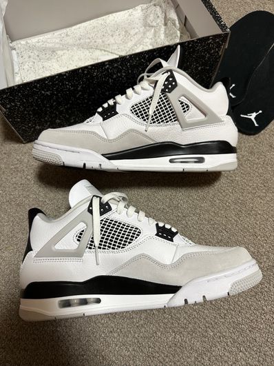 Nike Air Jordan 4 "Military Black"