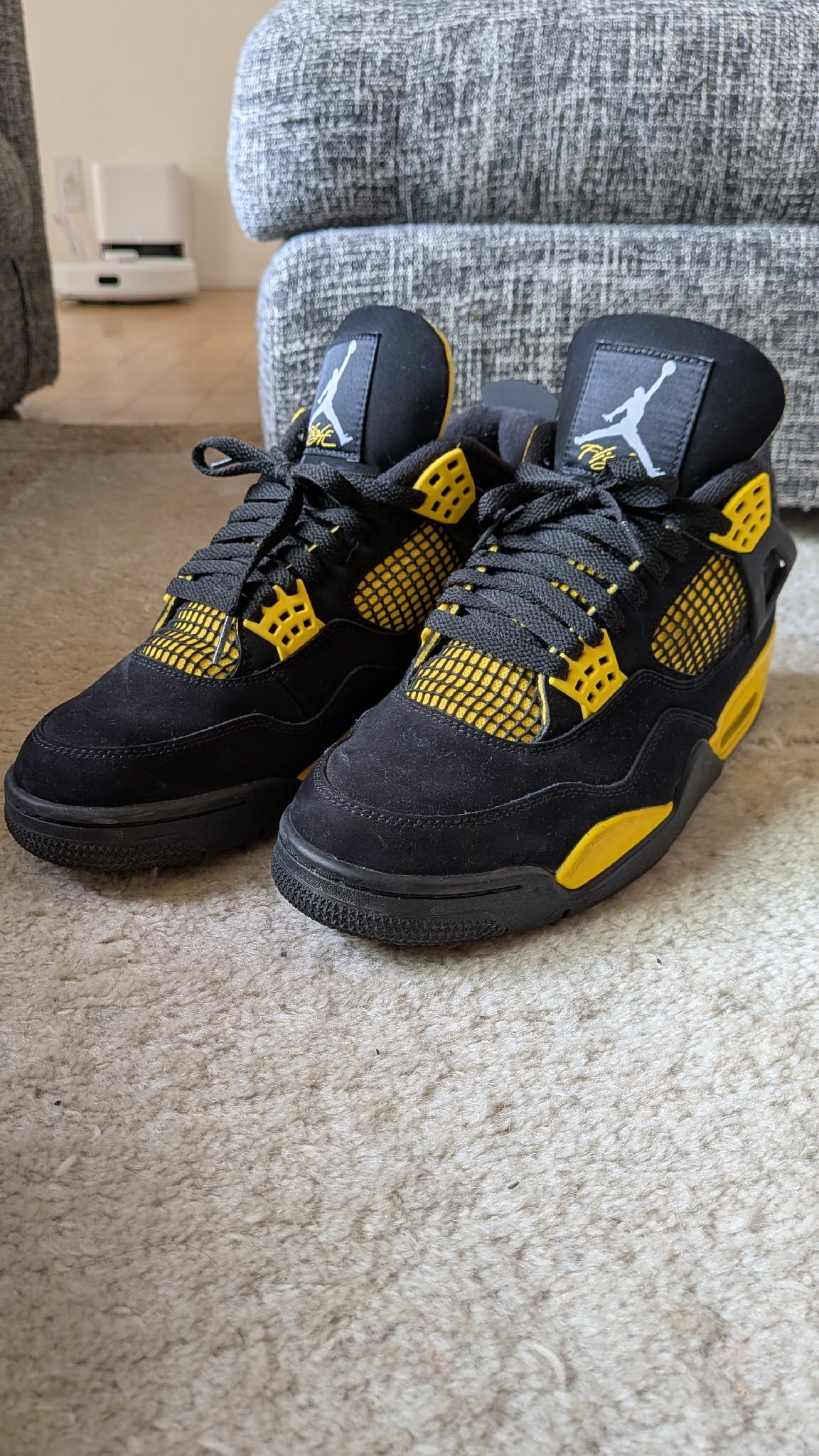 Nike Air Jordan 4 Retro "Thunder"(2023)