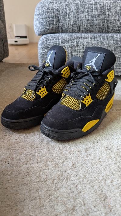 Nike Air Jordan 4 Retro "Thunder"(2023)