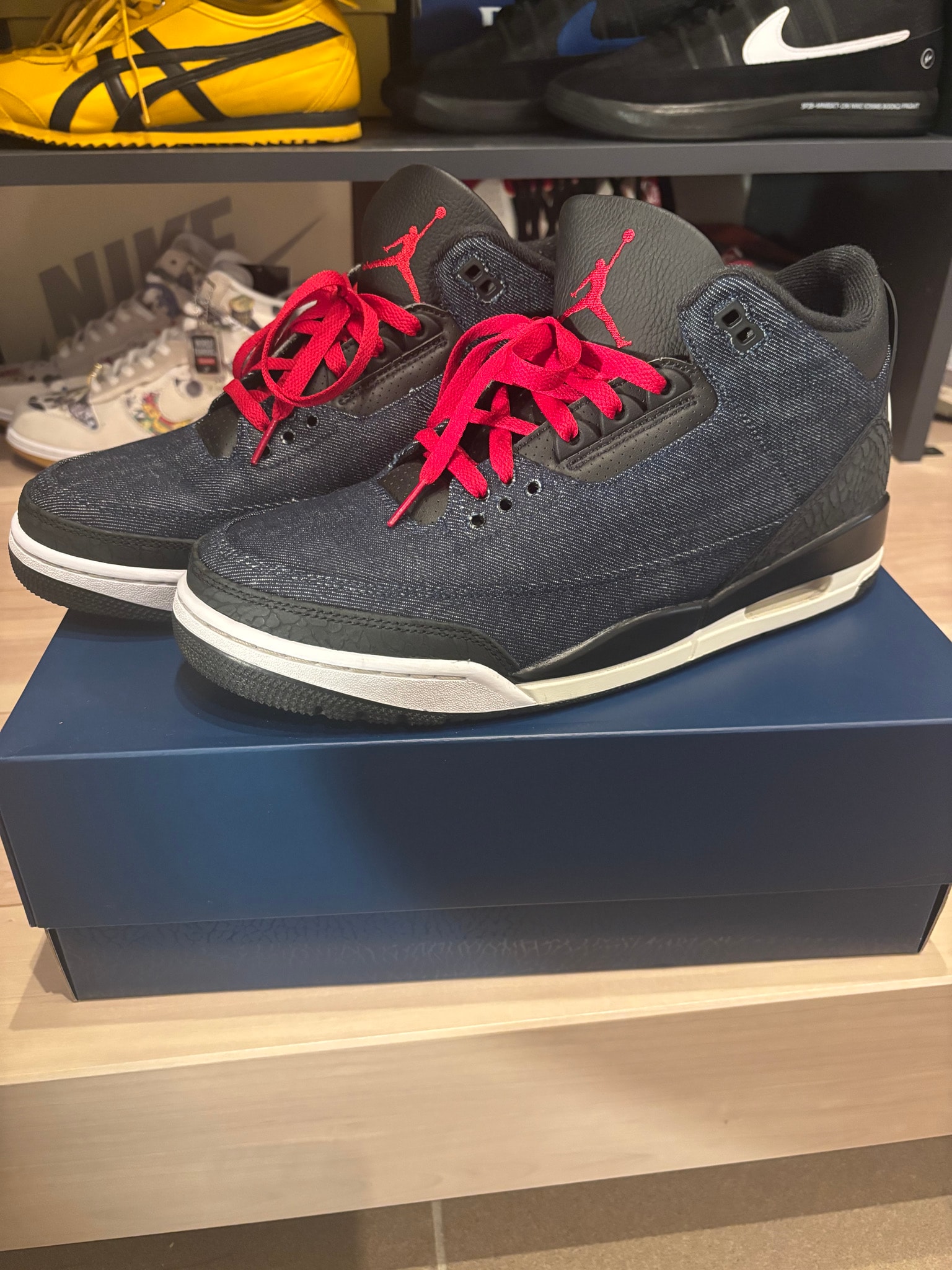 Levi’s × Nike Air Jordan 3 Retro SP "Indigo and Gym Red" (LEVI'S Tab)