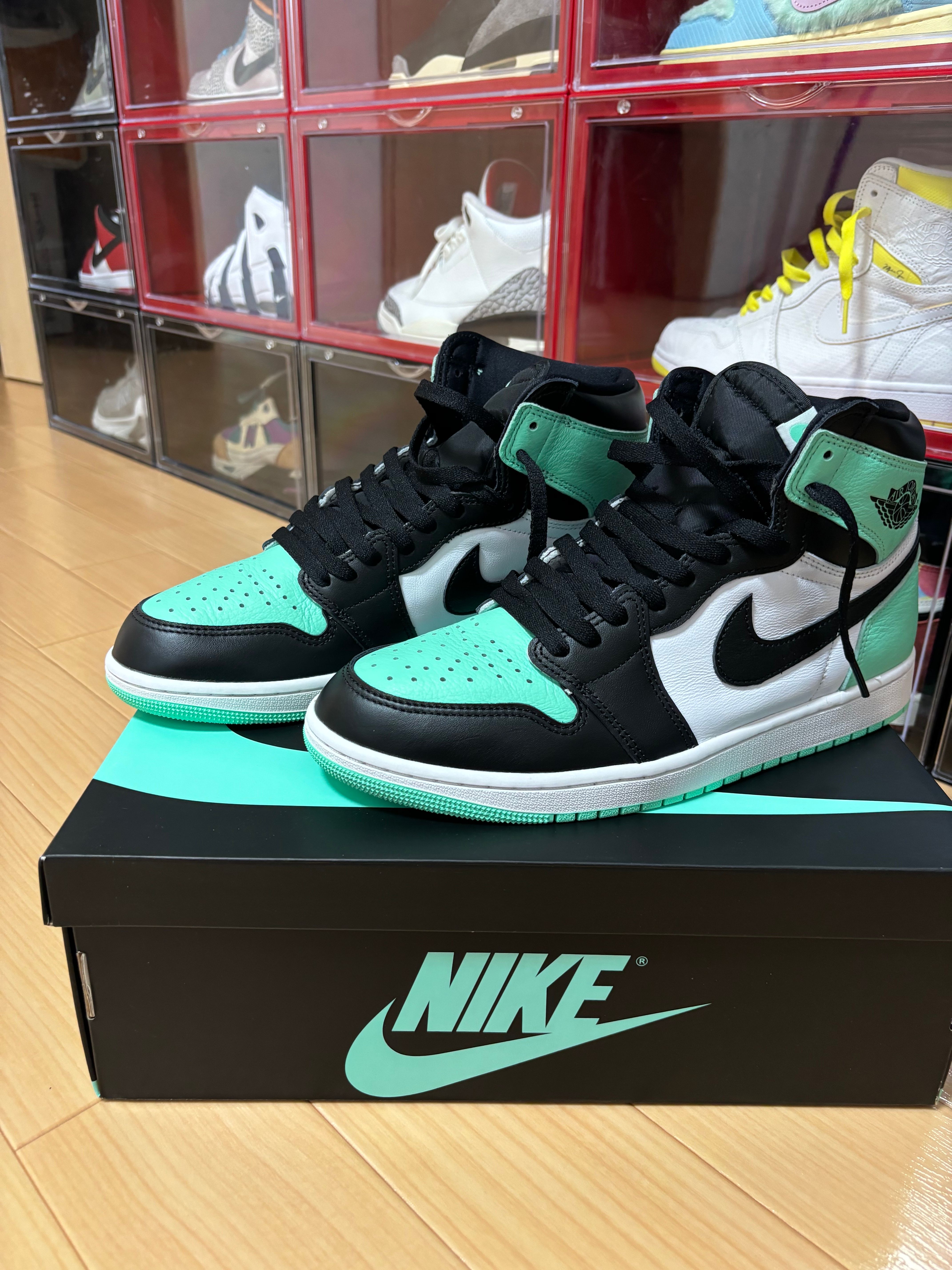 Nike Air Jordan 1 High OG "Green Glow"