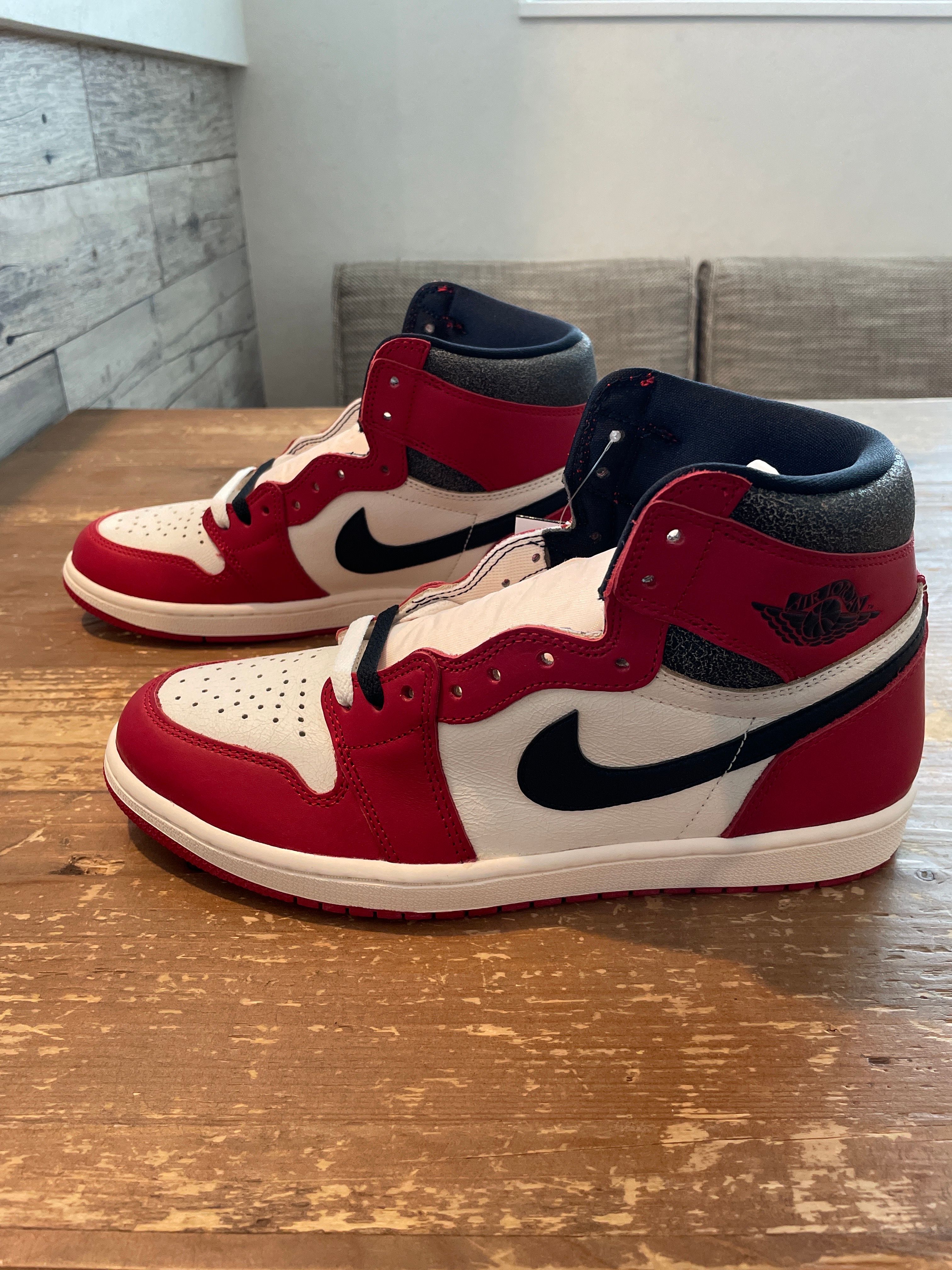 Nike Air Jordan 1 High OG "Lost & Found/Chicago"
