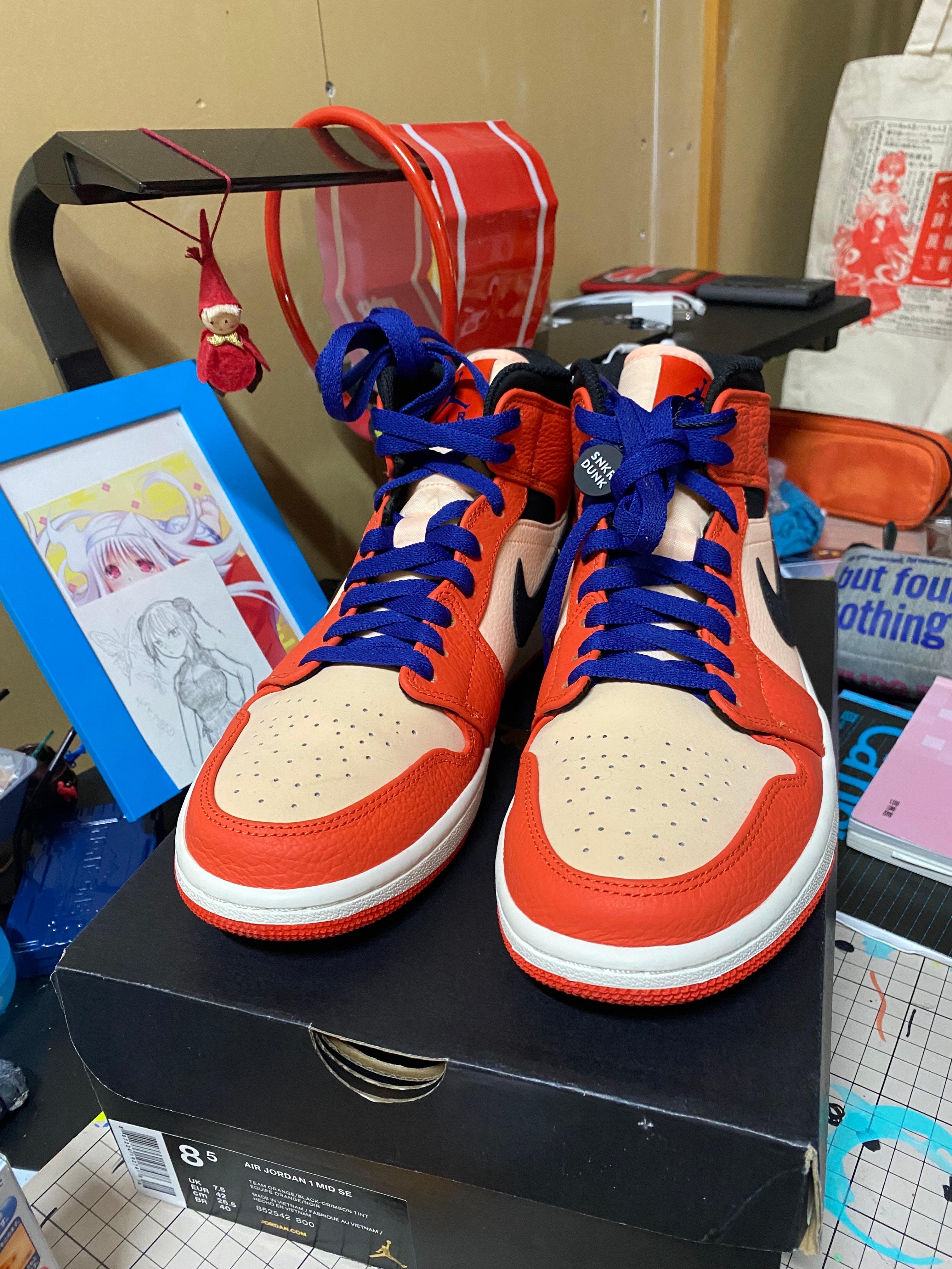 Nike Air Jordan 1 Mid "Team Orange Black"