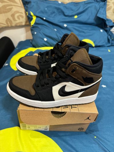 Nike Women's Air Jordan 1 Mid SE "Olive Toe"