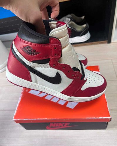 Nike Air Jordan 1 High OG "Lost & Found/Chicago"