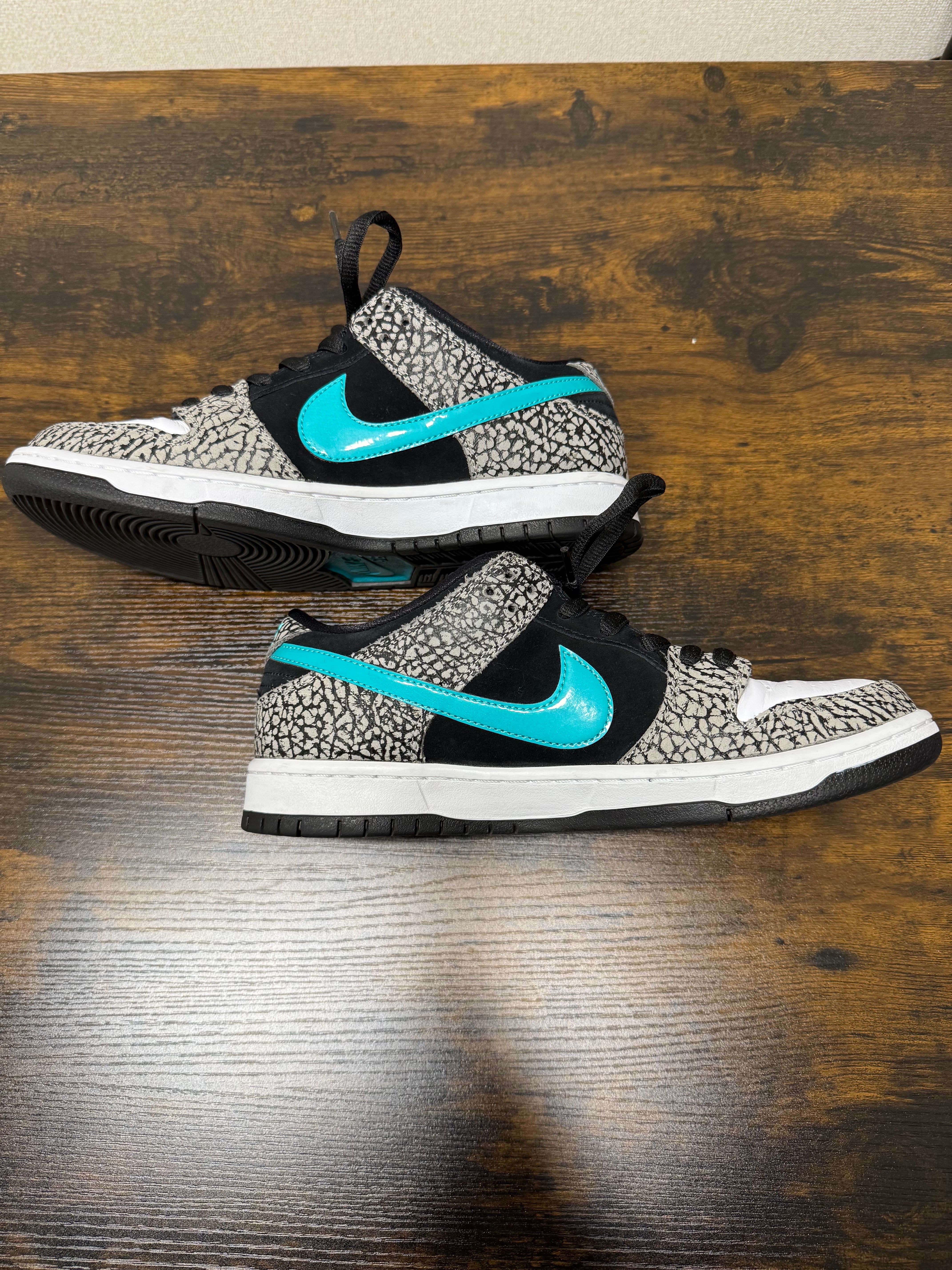 Nike SB Dunk Low "Elephant/Safari"