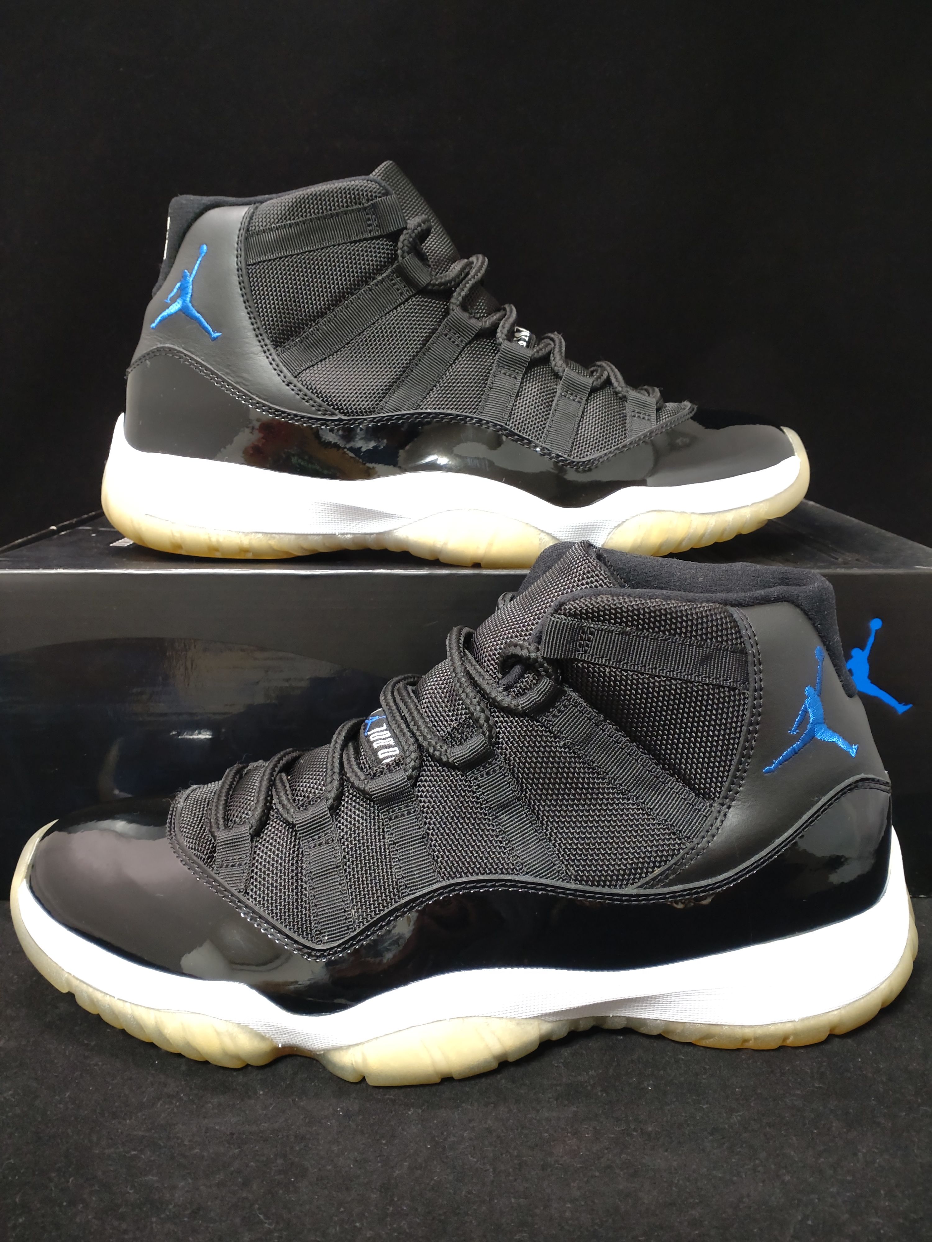 NIKE AIR JORDAN 11 RETRO SPACE JAM (2009)