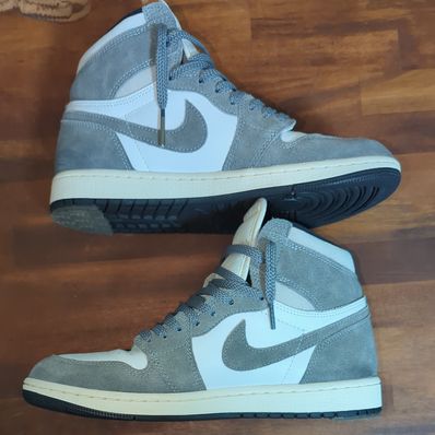 Nike Air Jordan 1 Retro High OG "Black and Smoke Grey"