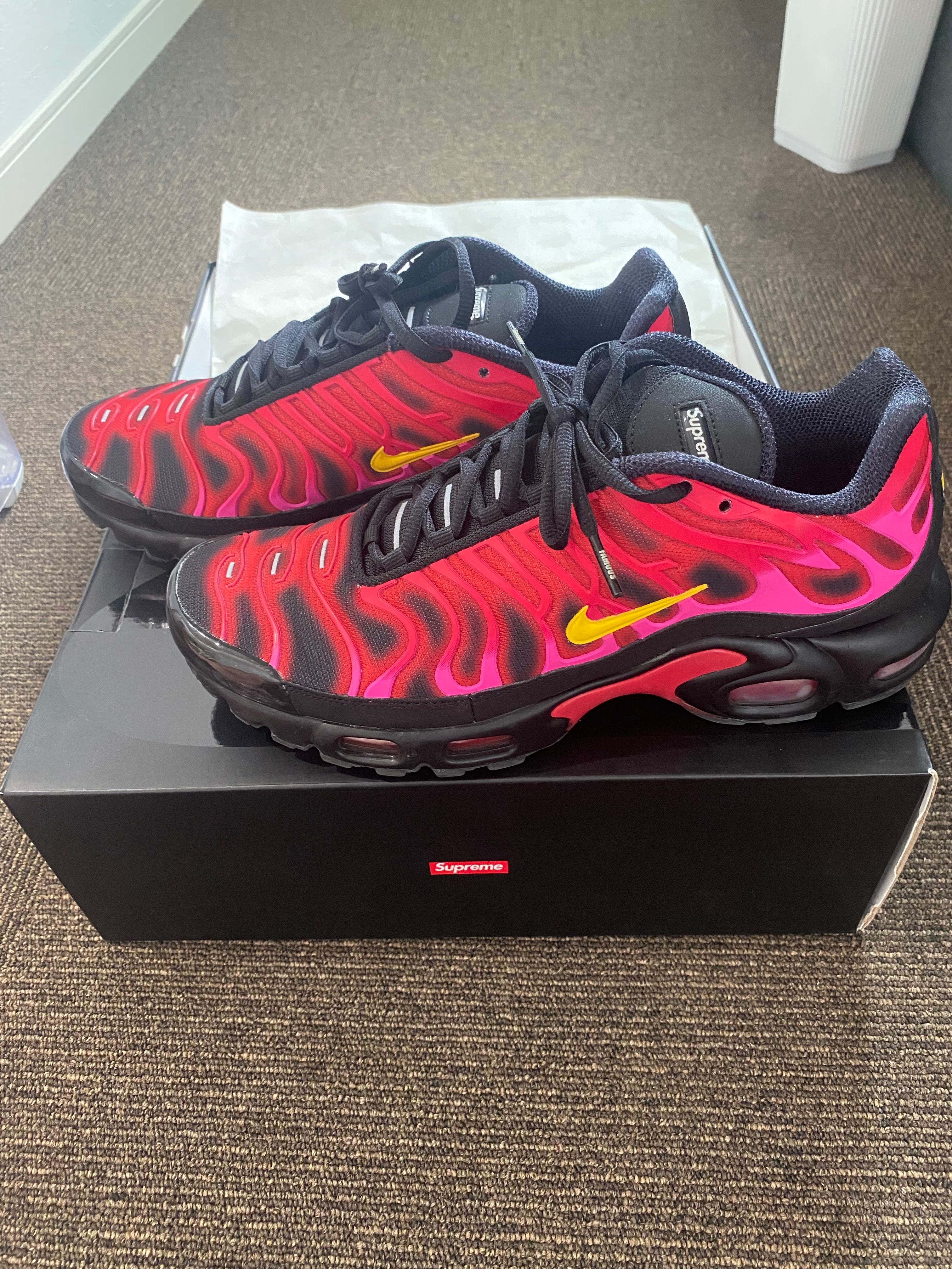 Supreme × Nike Air Max Plus "Hyper Grape"