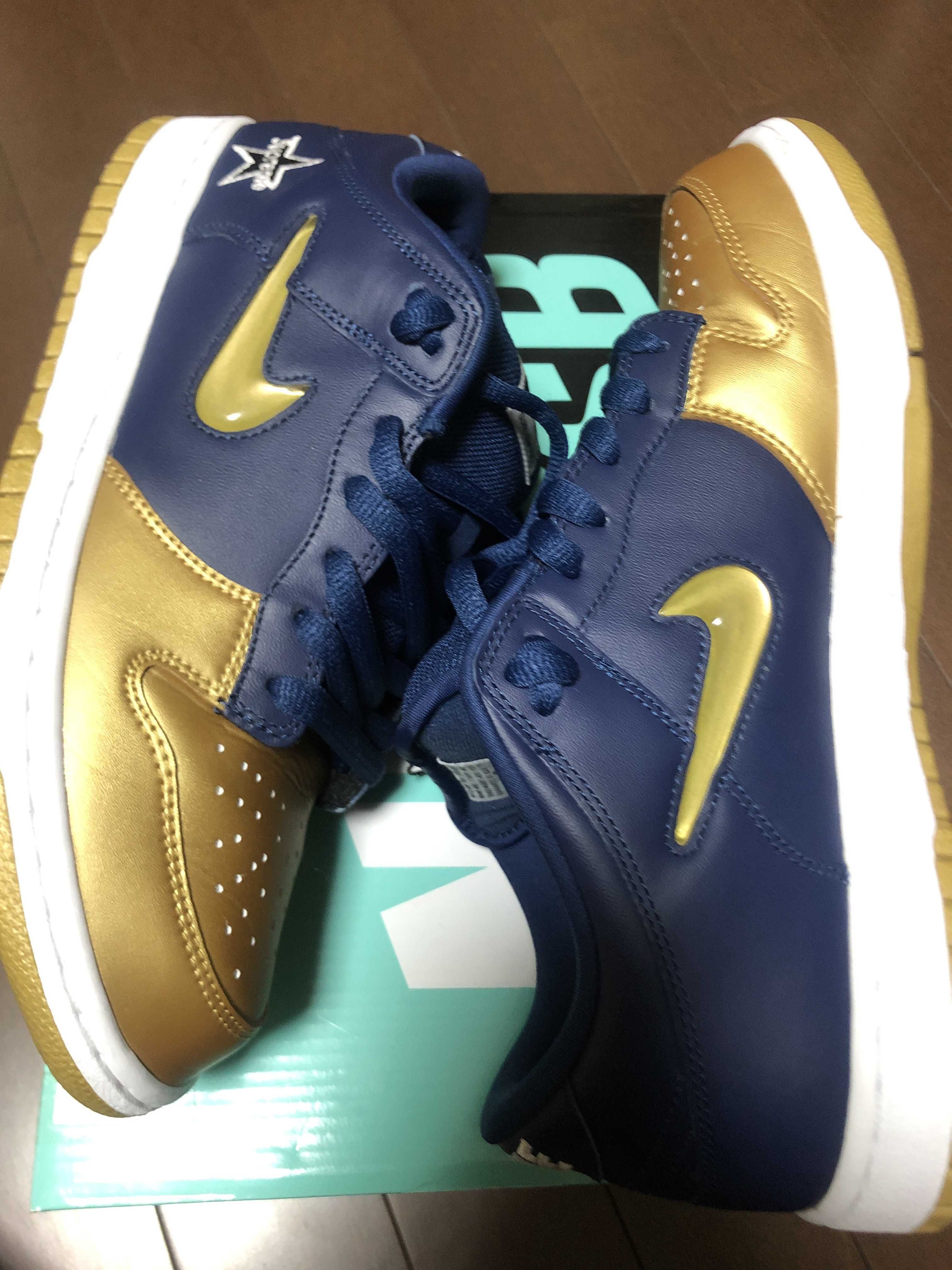 Supreme × Nike SB Dunk Low OG QS "Metallic Gold/Navy"