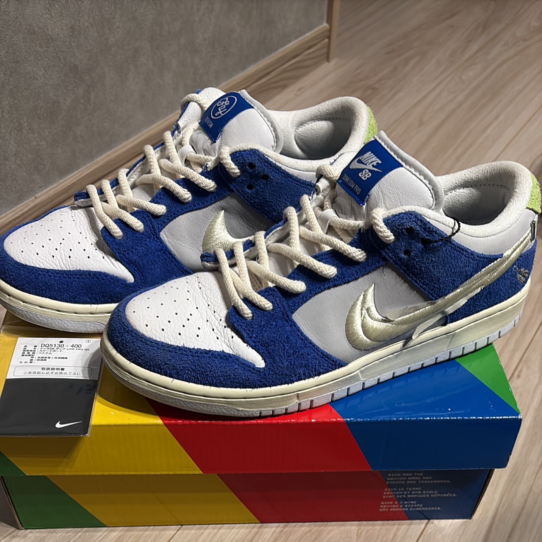 フライ ストリートウェア × ナイキ SB ダンク ロー "ガーデニア"