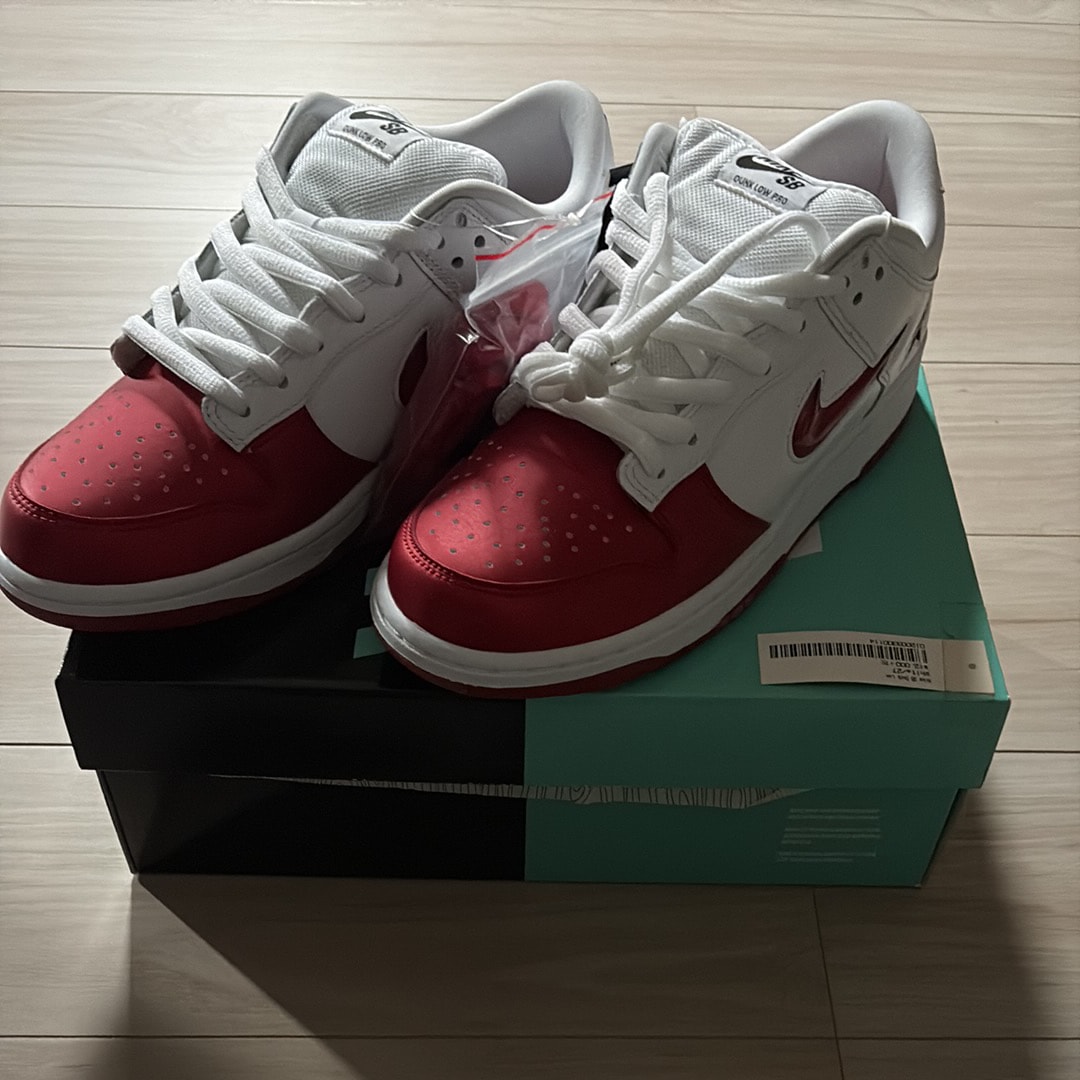Supreme × Nike Dunk Low "Varsity Red/White"