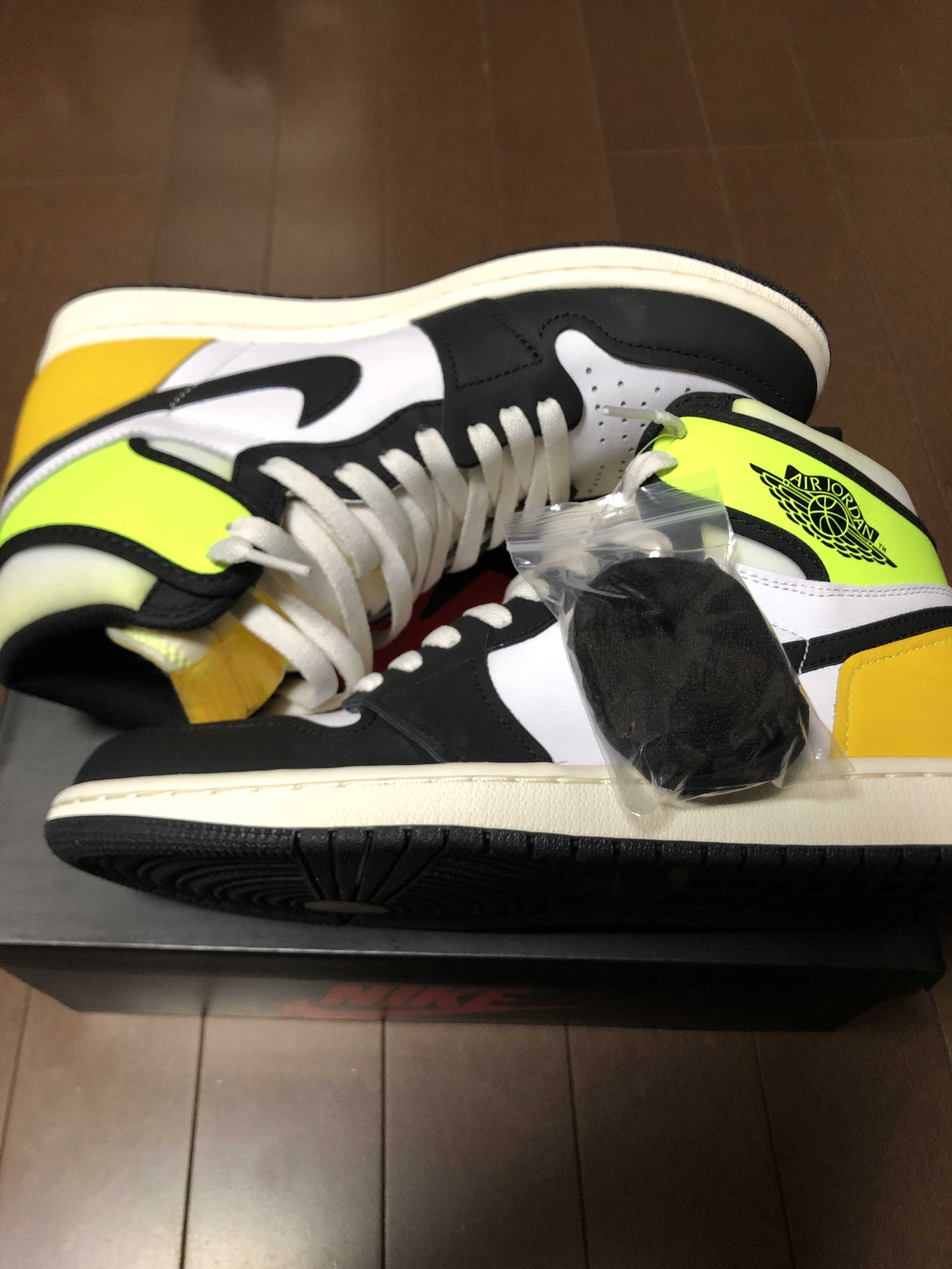 Nike Air Jordan 1 High OG "Volt Gold"