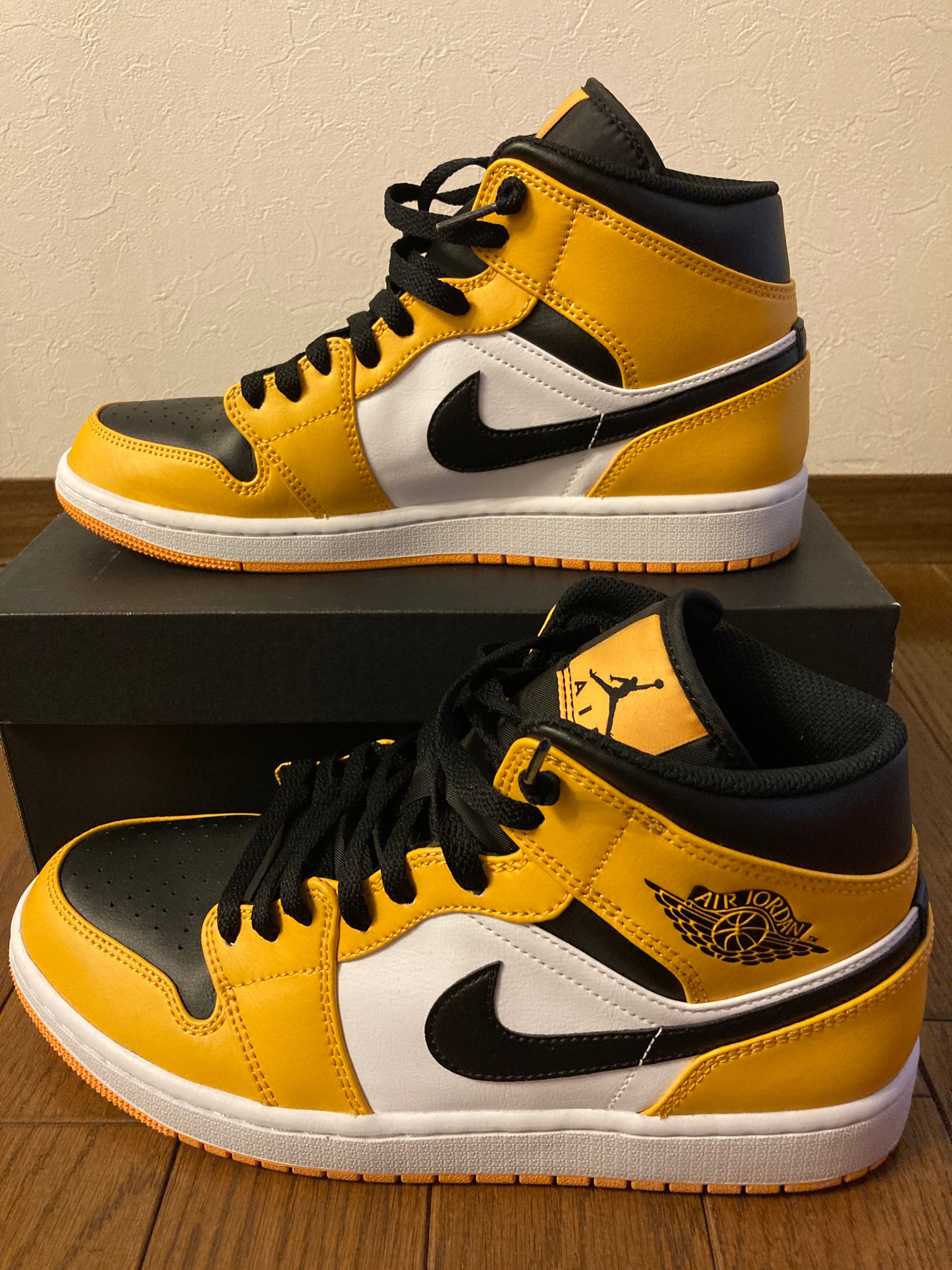 Nike Air Jordan 1 Mid "Taxi"