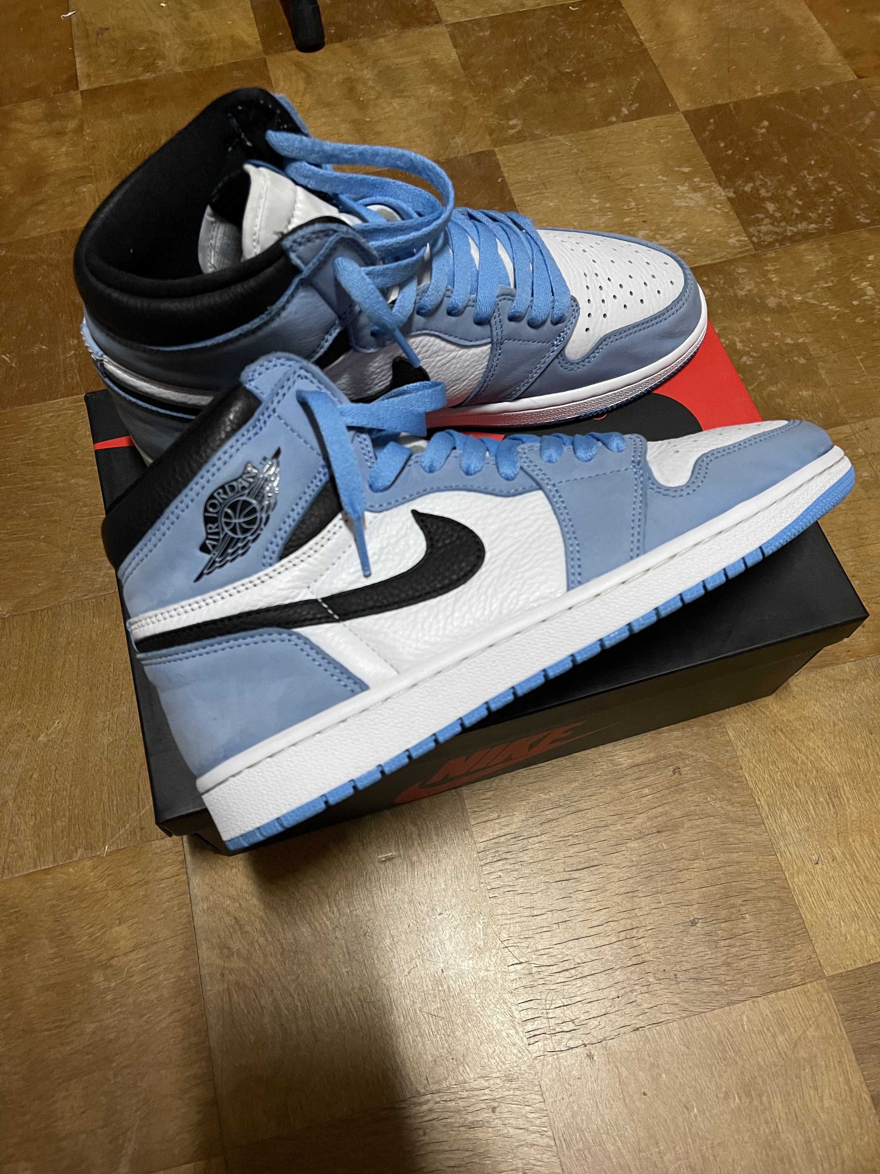 Nike Air Jordan 1 High OG "University Blue"