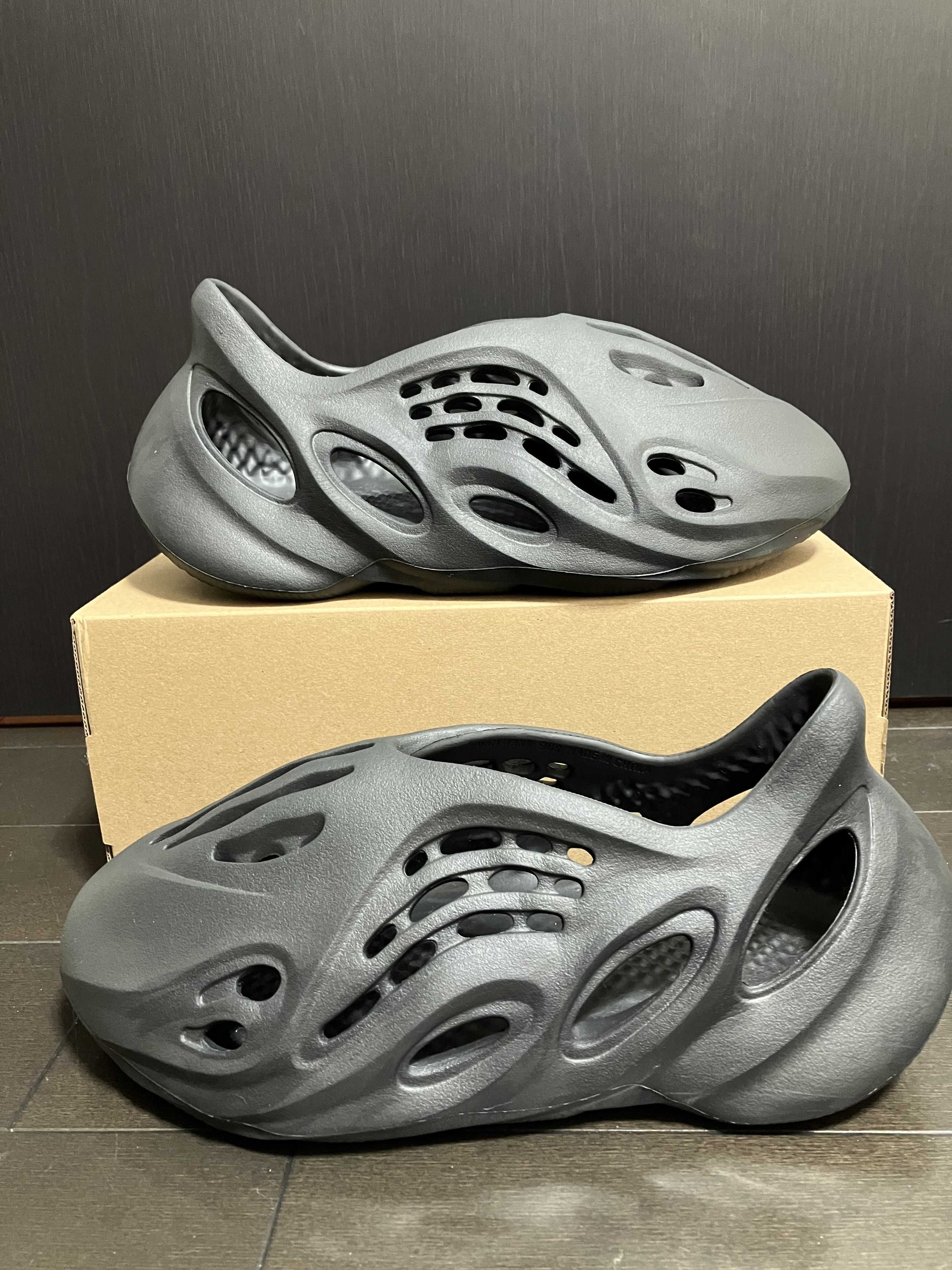 adidas YEEZY Foam Runner "Onyx"