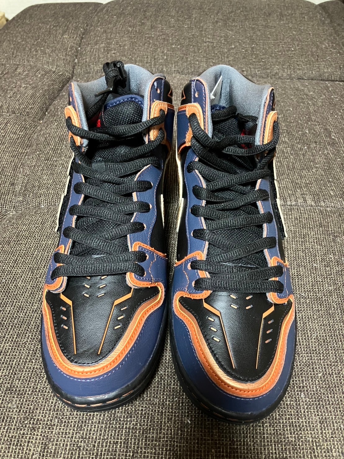 ガンダム × ナイキ SB ダンク ハイ プロ QS "バンシィ"