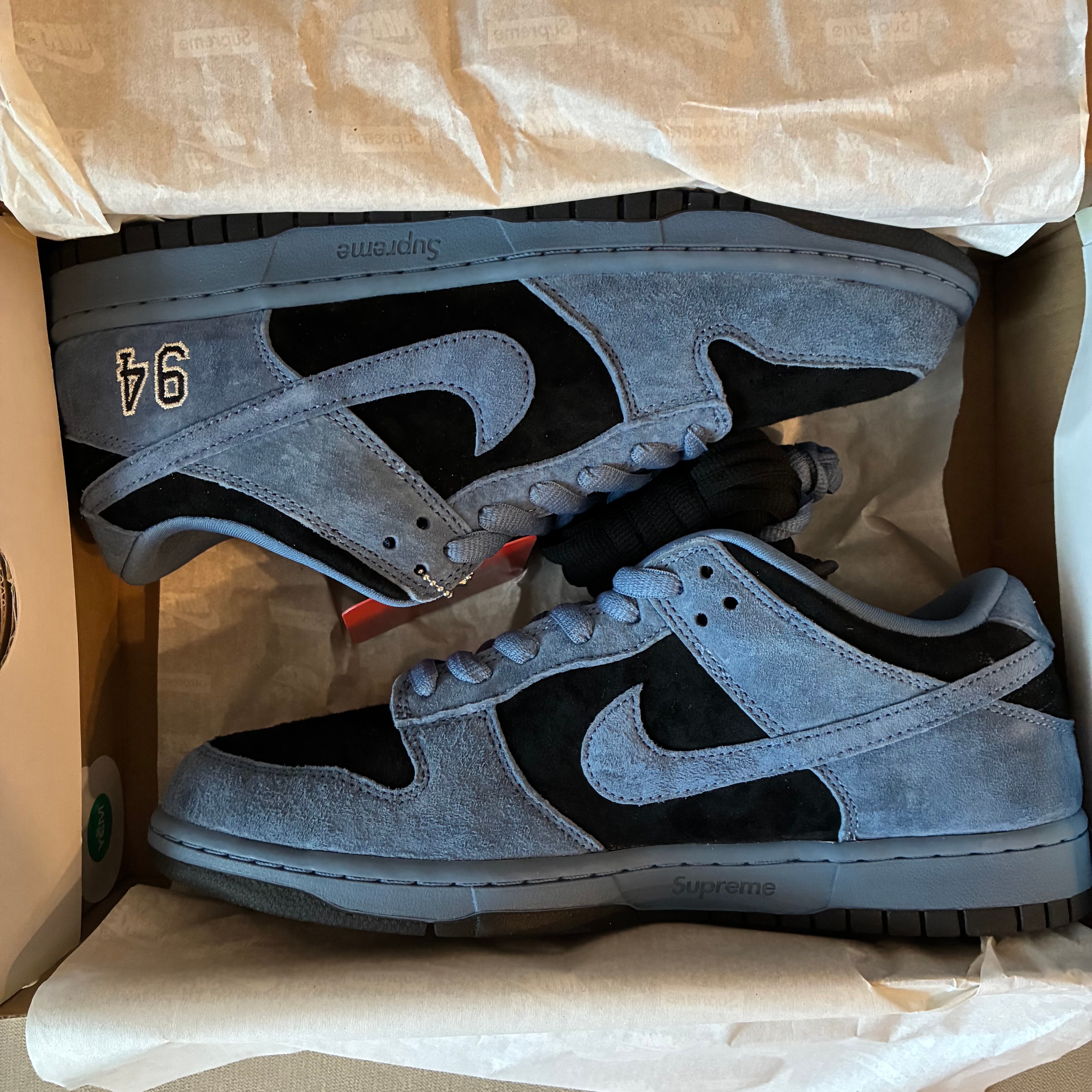 Supreme × Nike SB Dunk Low "Ocean Fog" (North America Exclusive) (25FW Week2)