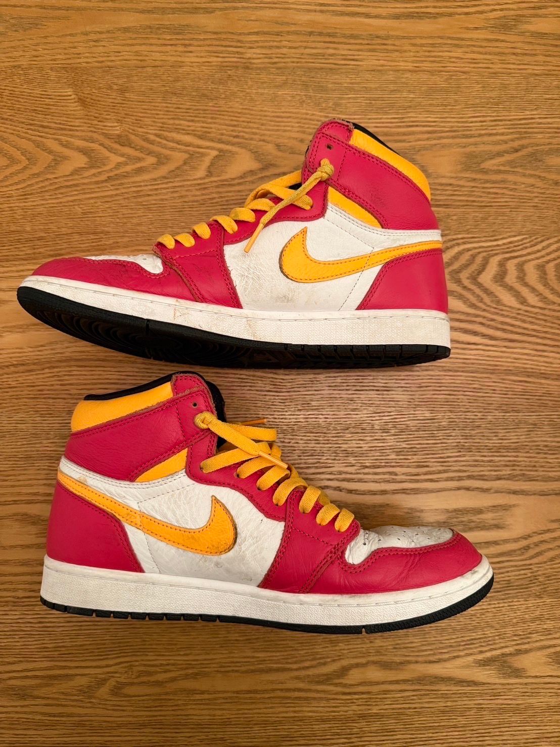 Nike Air Jordan 1 High OG "Light Fusion Red"