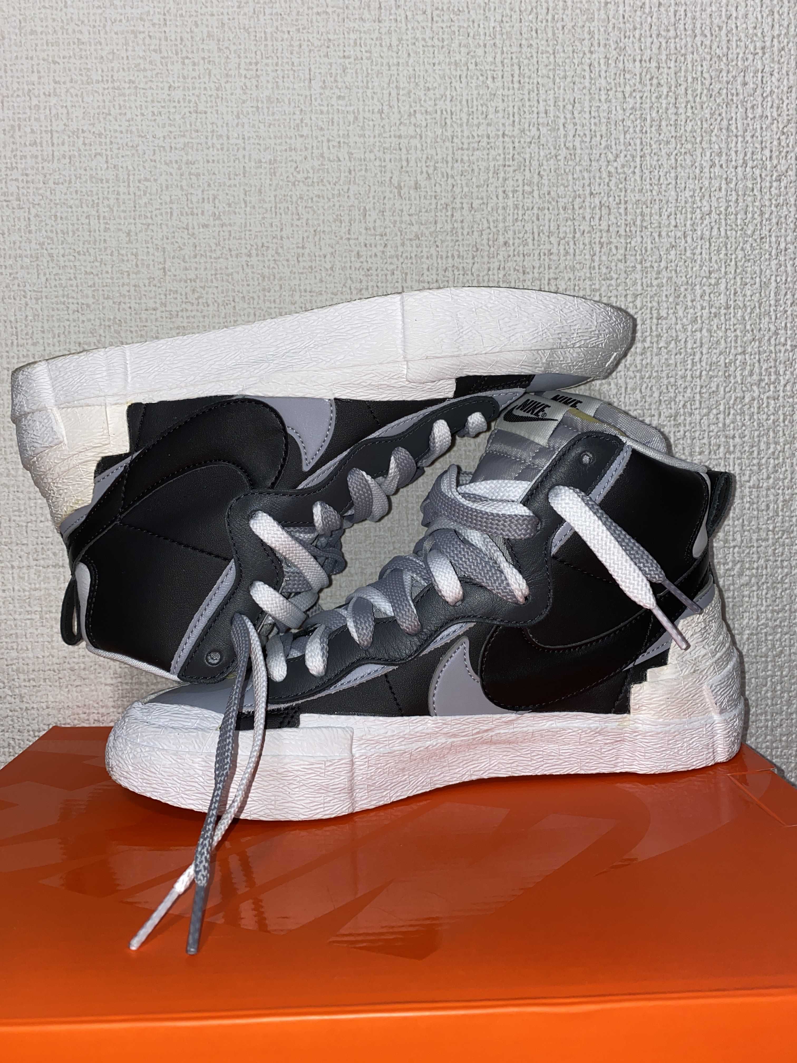 sacai × NIKE BLAZER MID "BLACK/WOLF GREY/WHITE"