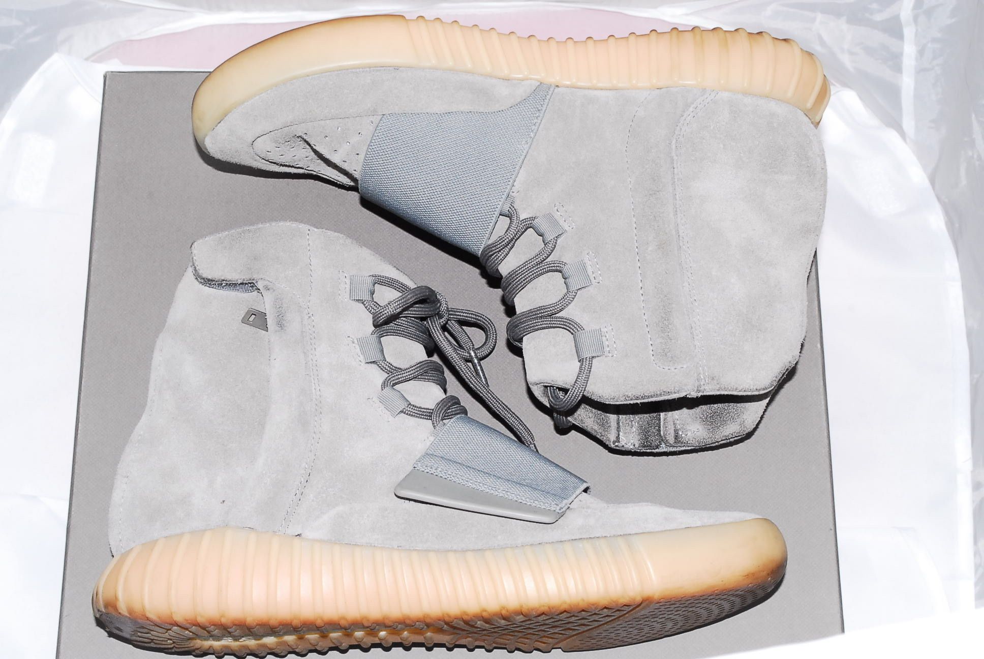 adidas Yeezy Boost 750 "Light Grey Glow In The Dark"