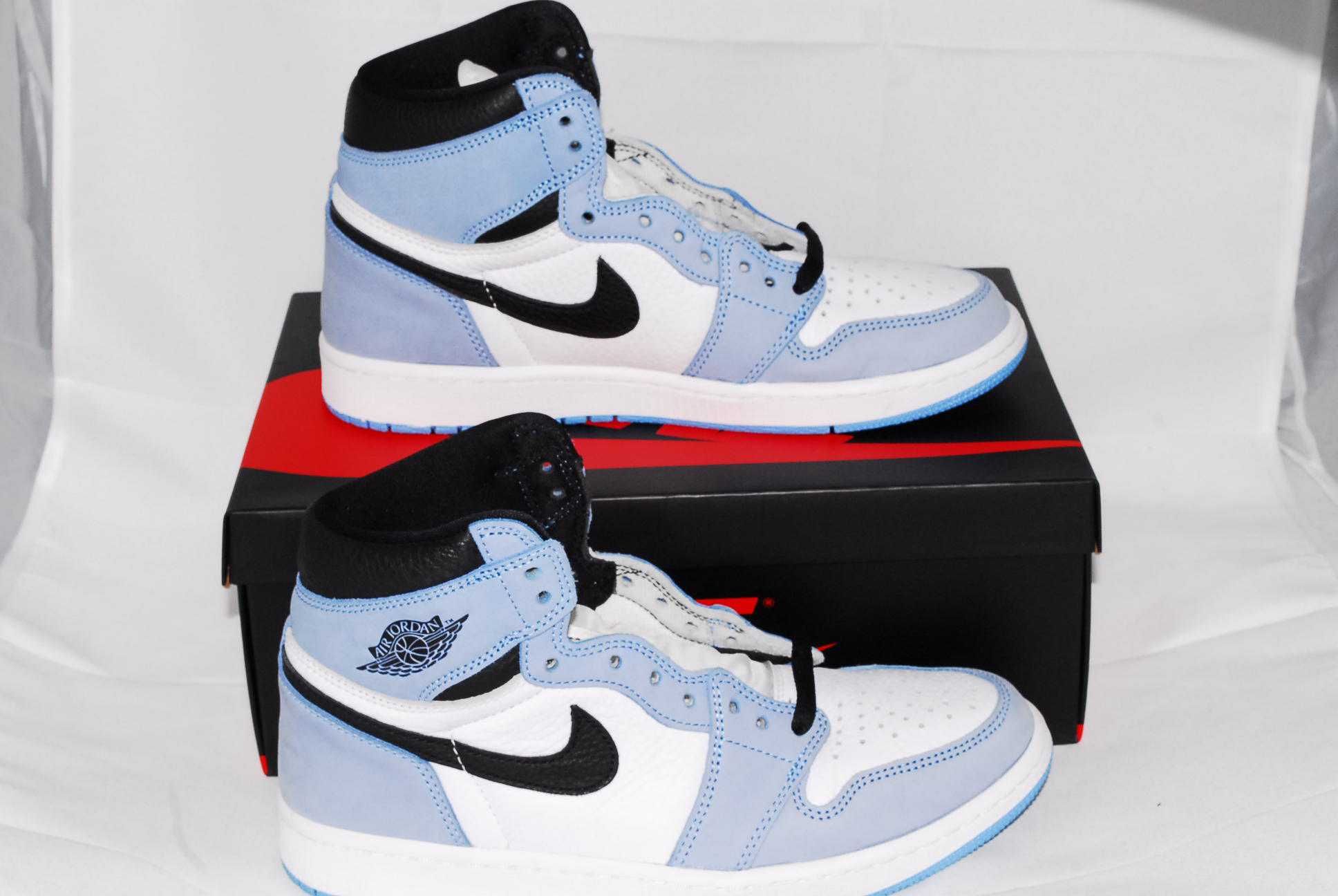 Nike Air Jordan 1 High OG "University Blue"