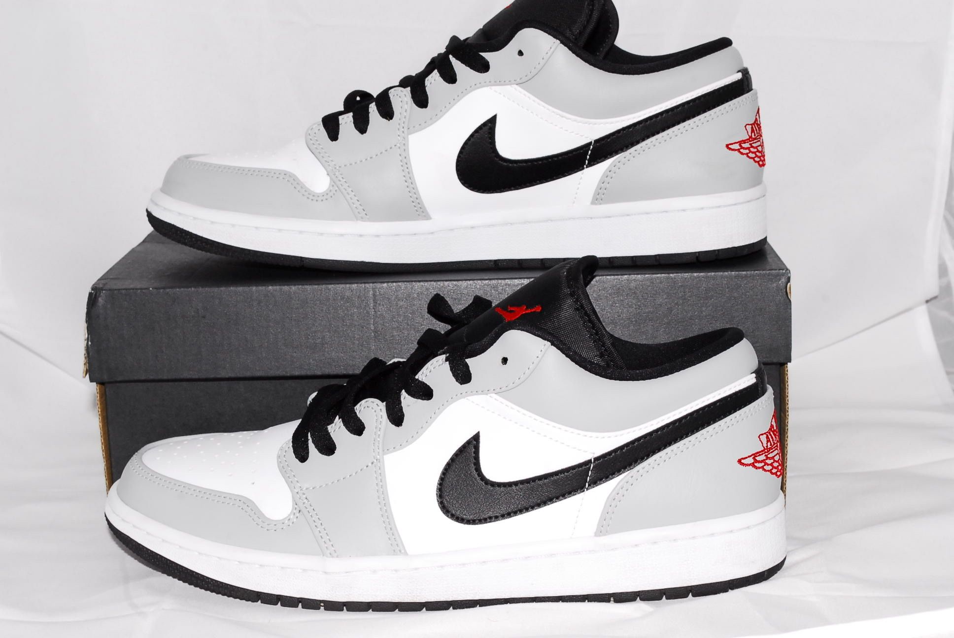 Nike Air Jordan 1 Low "Light Smoke Grey"