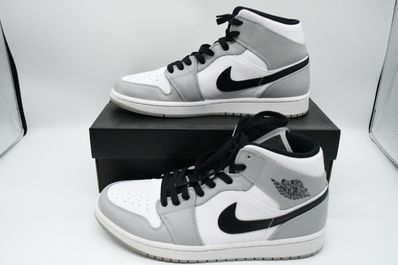 Nike Air Jordan 1 Mid "Light Smoke Grey/White/Black"