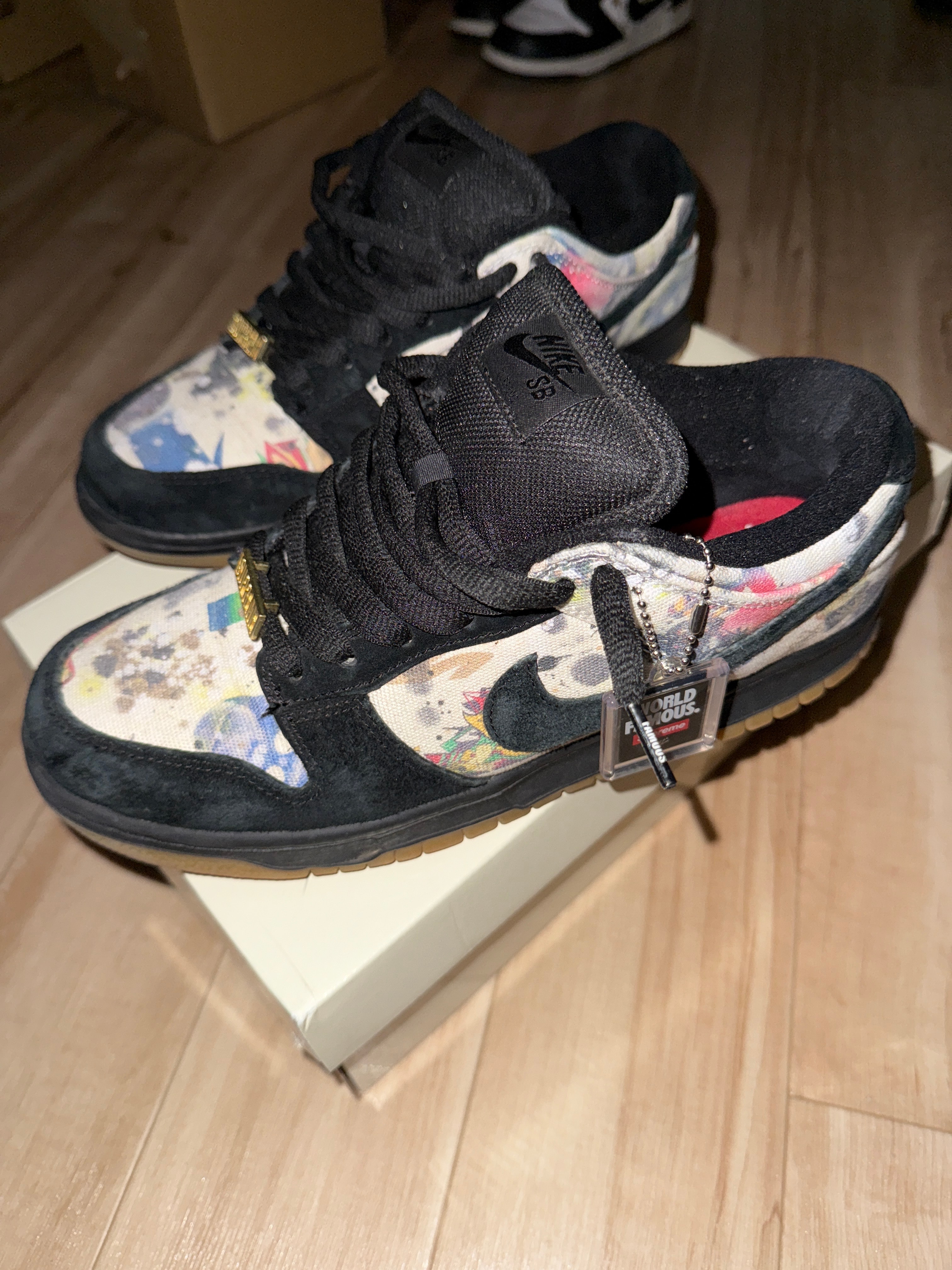 シュプリーム × ナイキ SB ダンク ロー "ラメルジー"