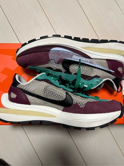 sacai × Nike Vapor Waffle "String/Red/Green"