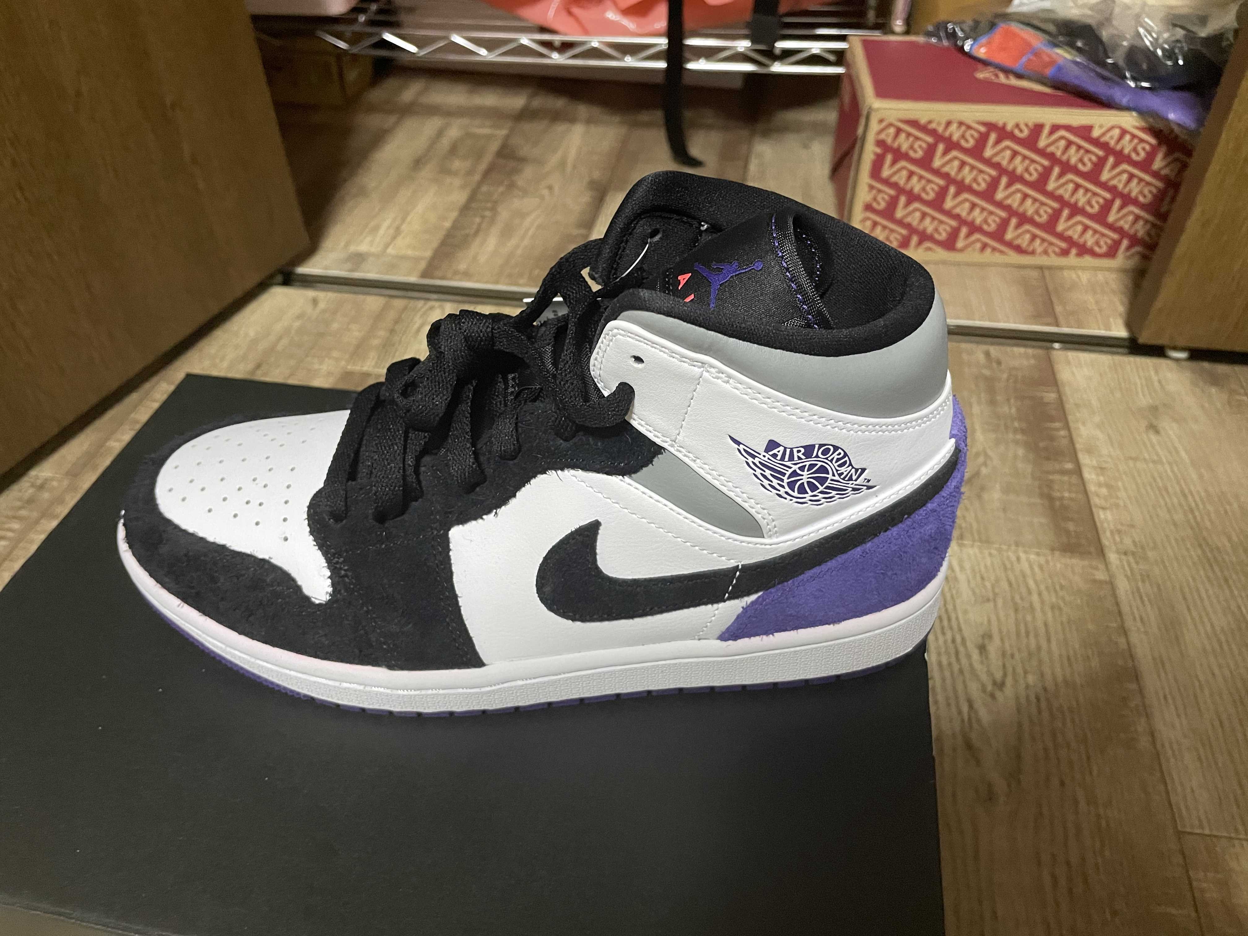 Nike Air Jordan 1 Mid "Purple"