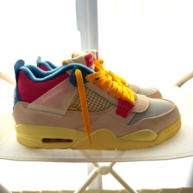 UNION × Nike Air Jordan 4 SP "Guava Ice/Light Fusion Red"