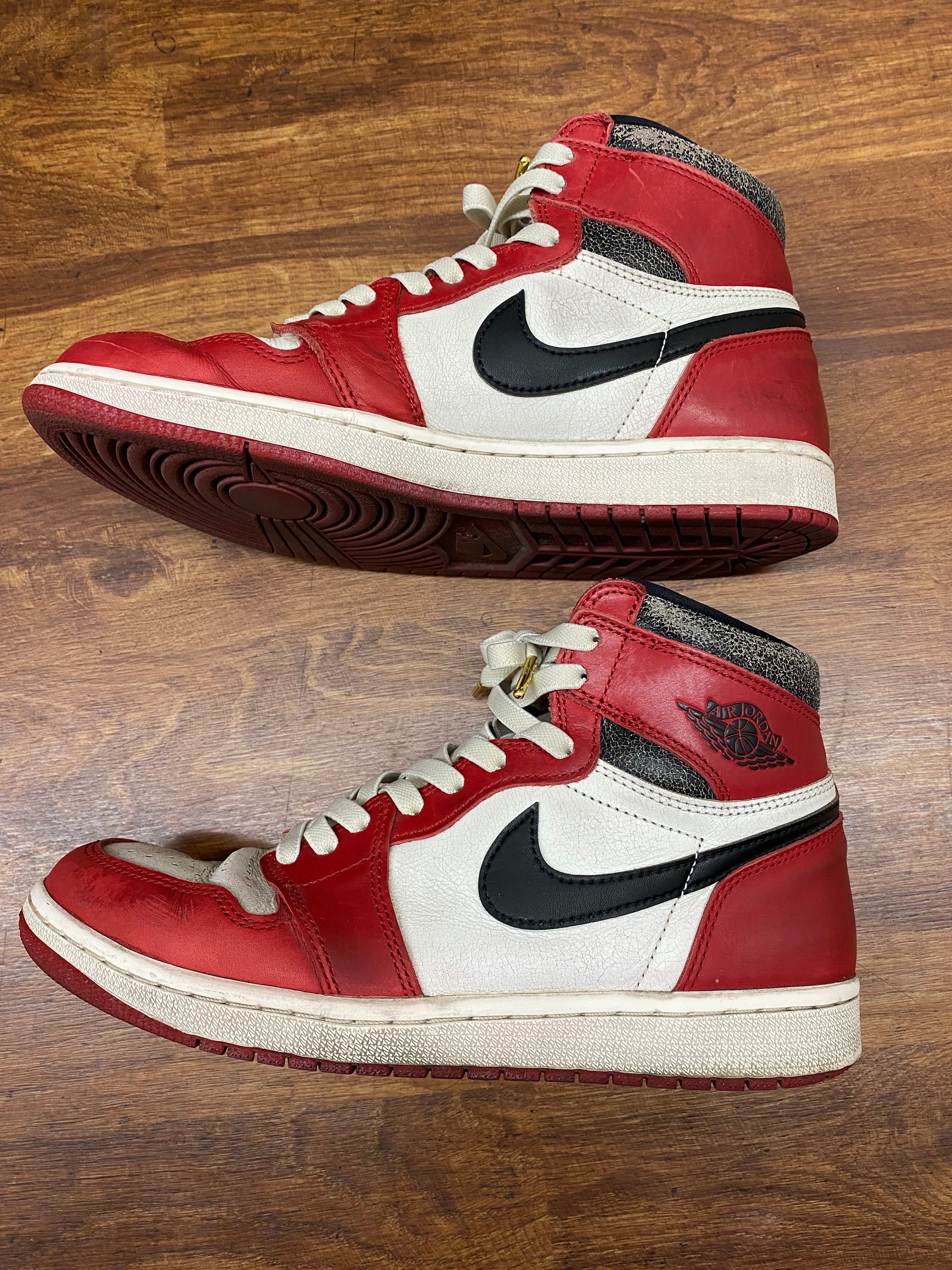 Nike Air Jordan 1 High OG "Lost & Found/Chicago"