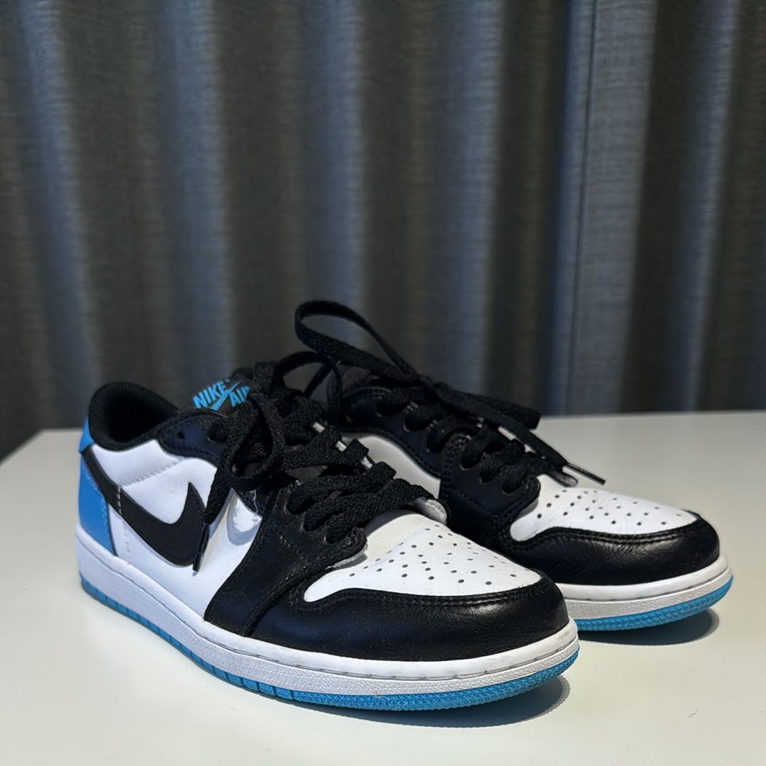 ナイキ エアジョーダン1 ローOG ブラックアンド ダークパウダーブルー/UNC Amazon | Nike (ナイキ) レディース エアジョーダン 1 ロー UNC