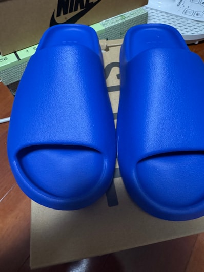 adidas YEEZY Slide "Azure"