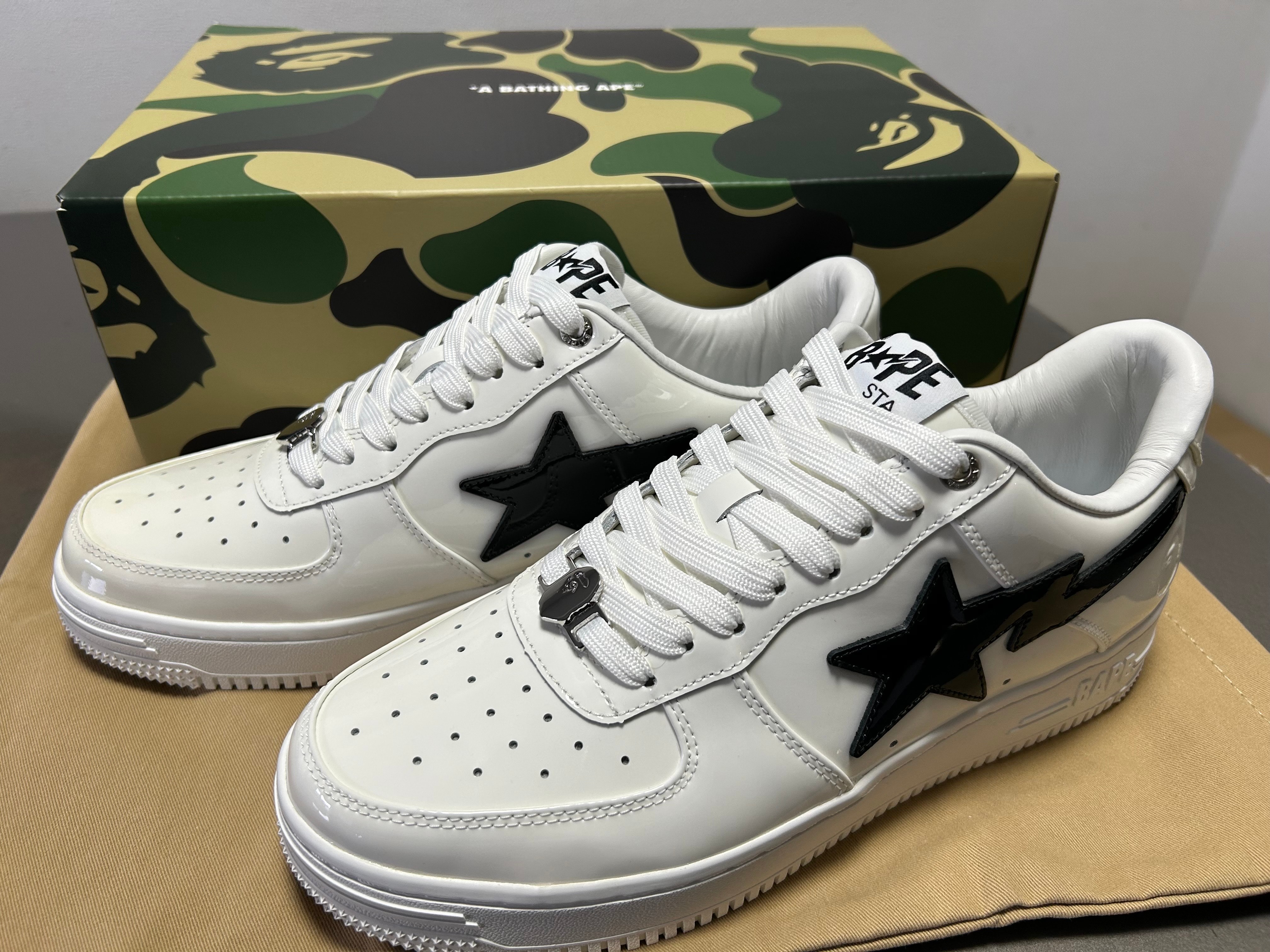 アベイシングエイプ ベイプスタ #2 "パテントホワイト"