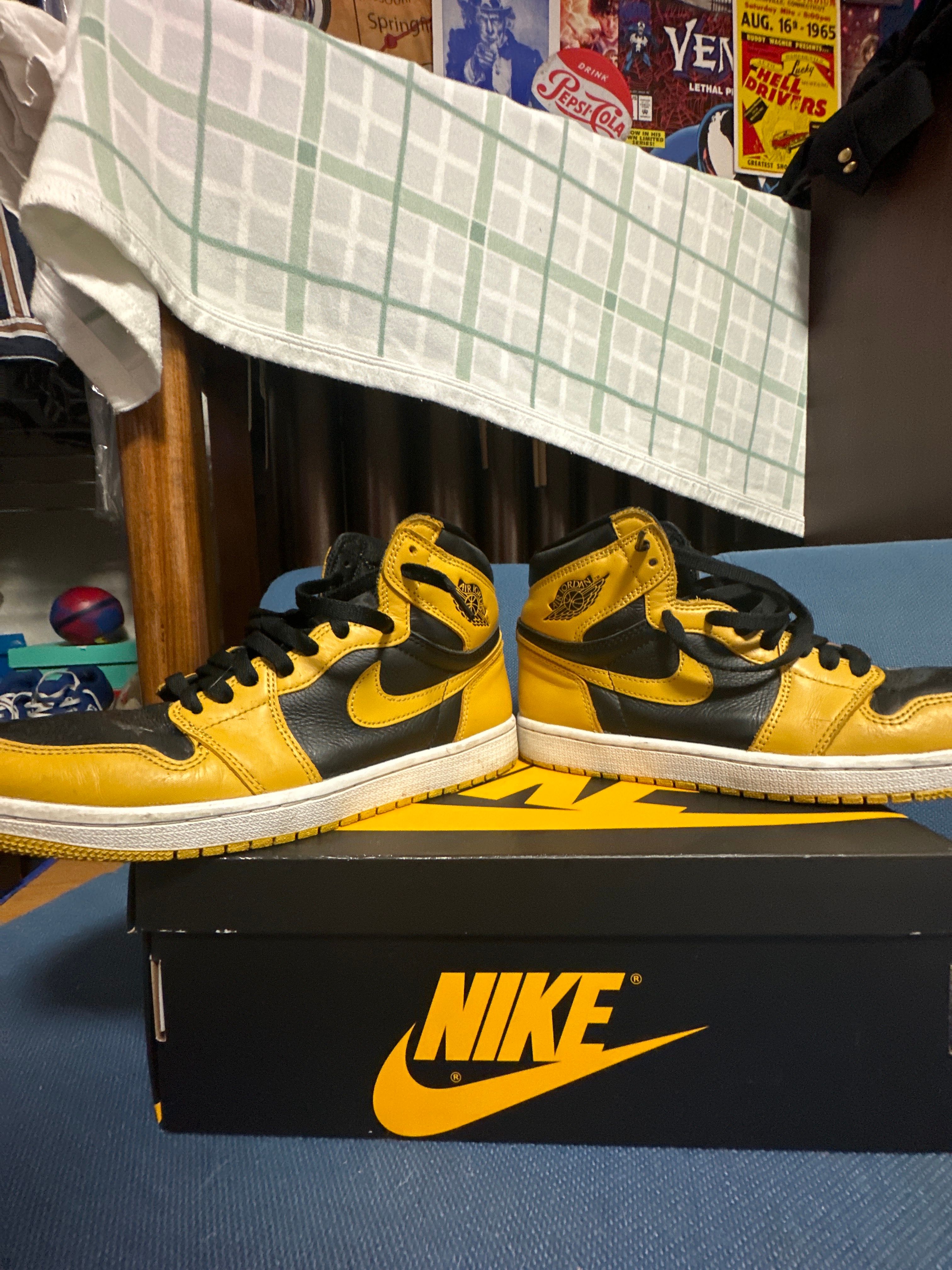 Nike Air Jordan 1 High OG "Pollen"