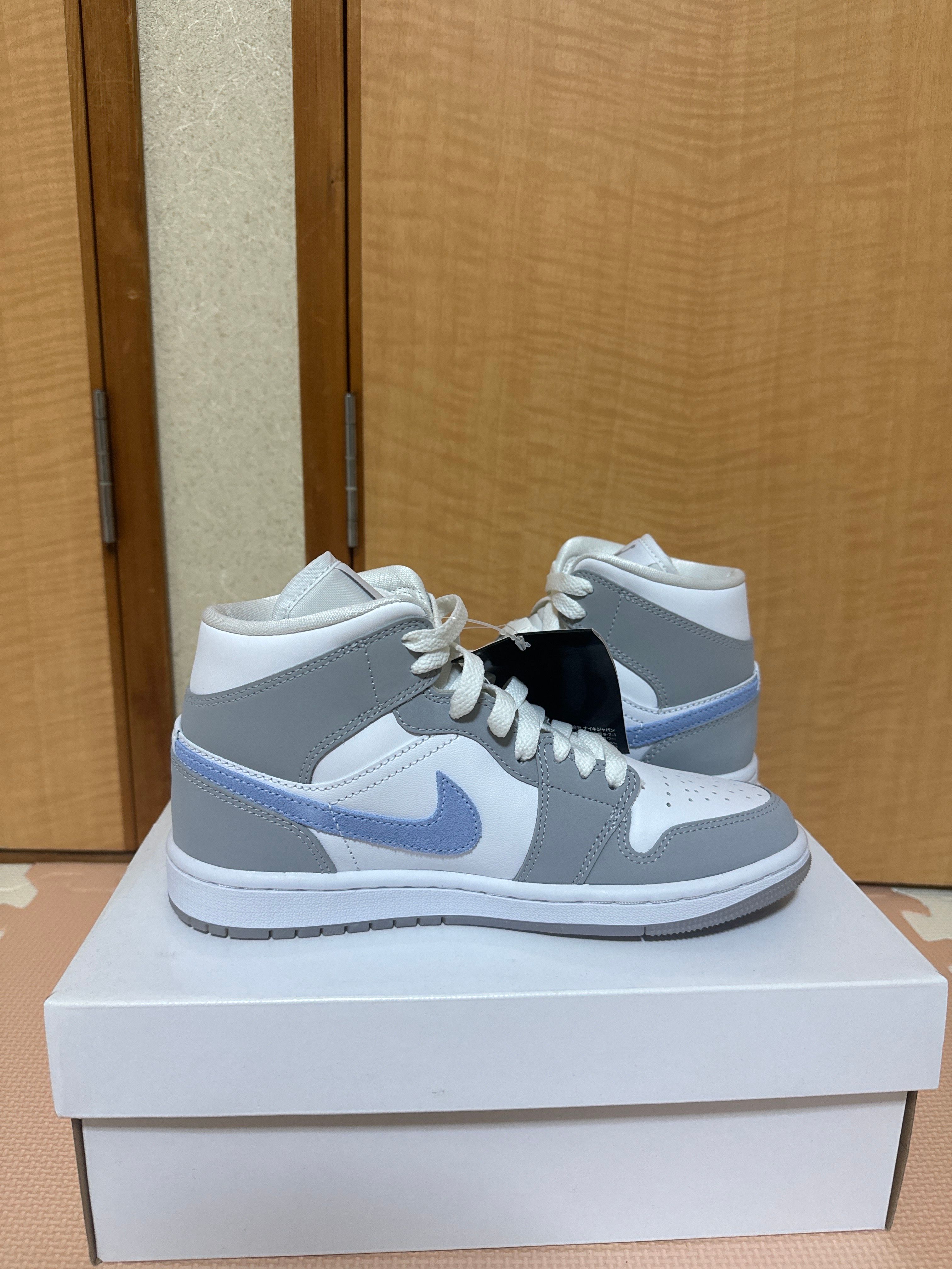 Nike Women's Air Jordan 1 Mid "Wolf Grey"