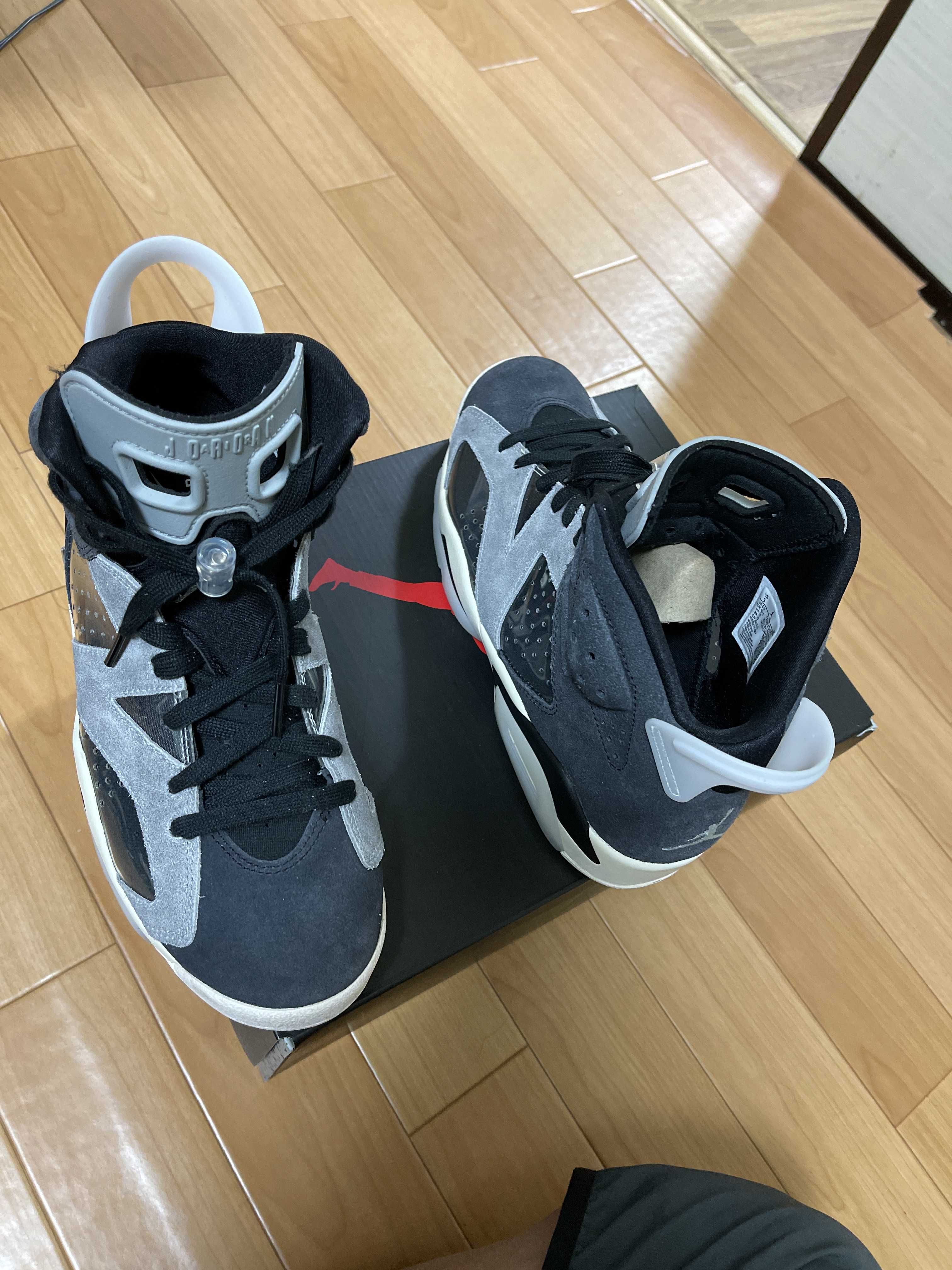 NIike Women's Air Jordan 6 "Smoke Grey"