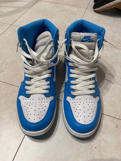 Nike Air Jordan 1 Retro High "UNC"