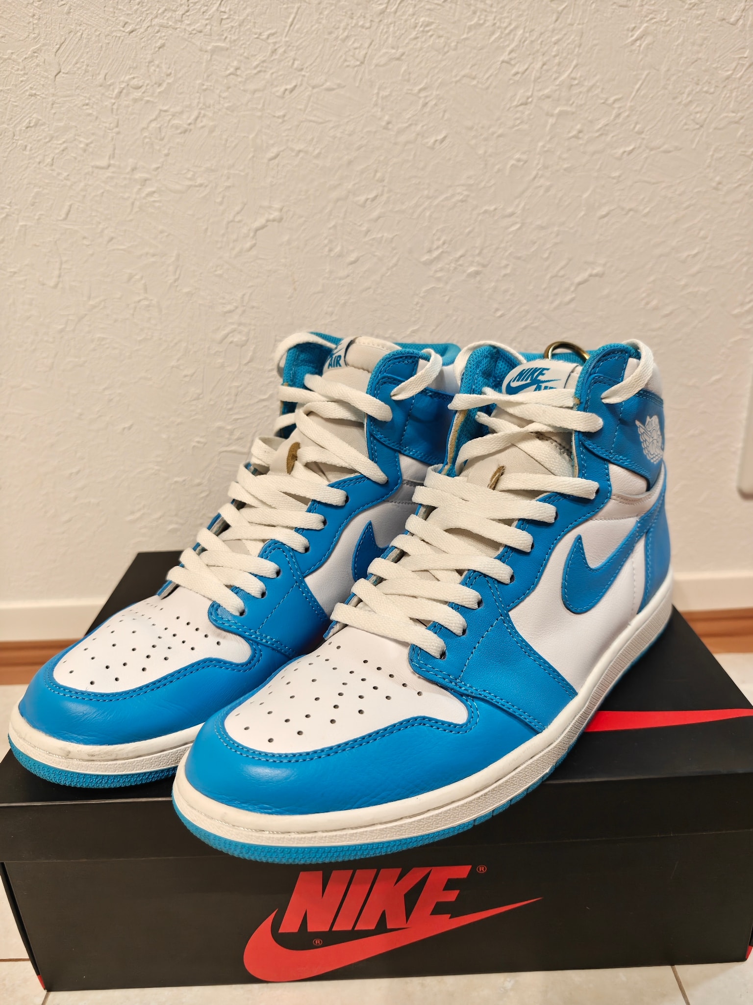 Nike Air Jordan 1 Retro High "UNC"