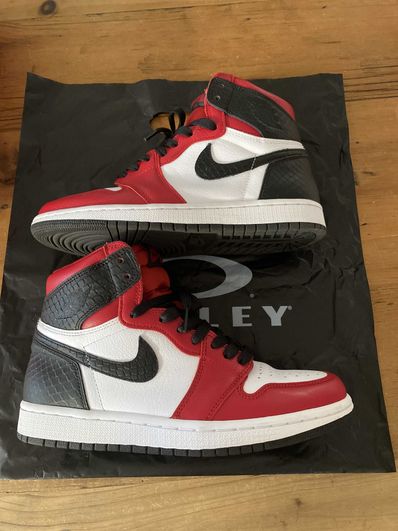 Nike Women's Air Jordan 1 High OG "Satin Red"