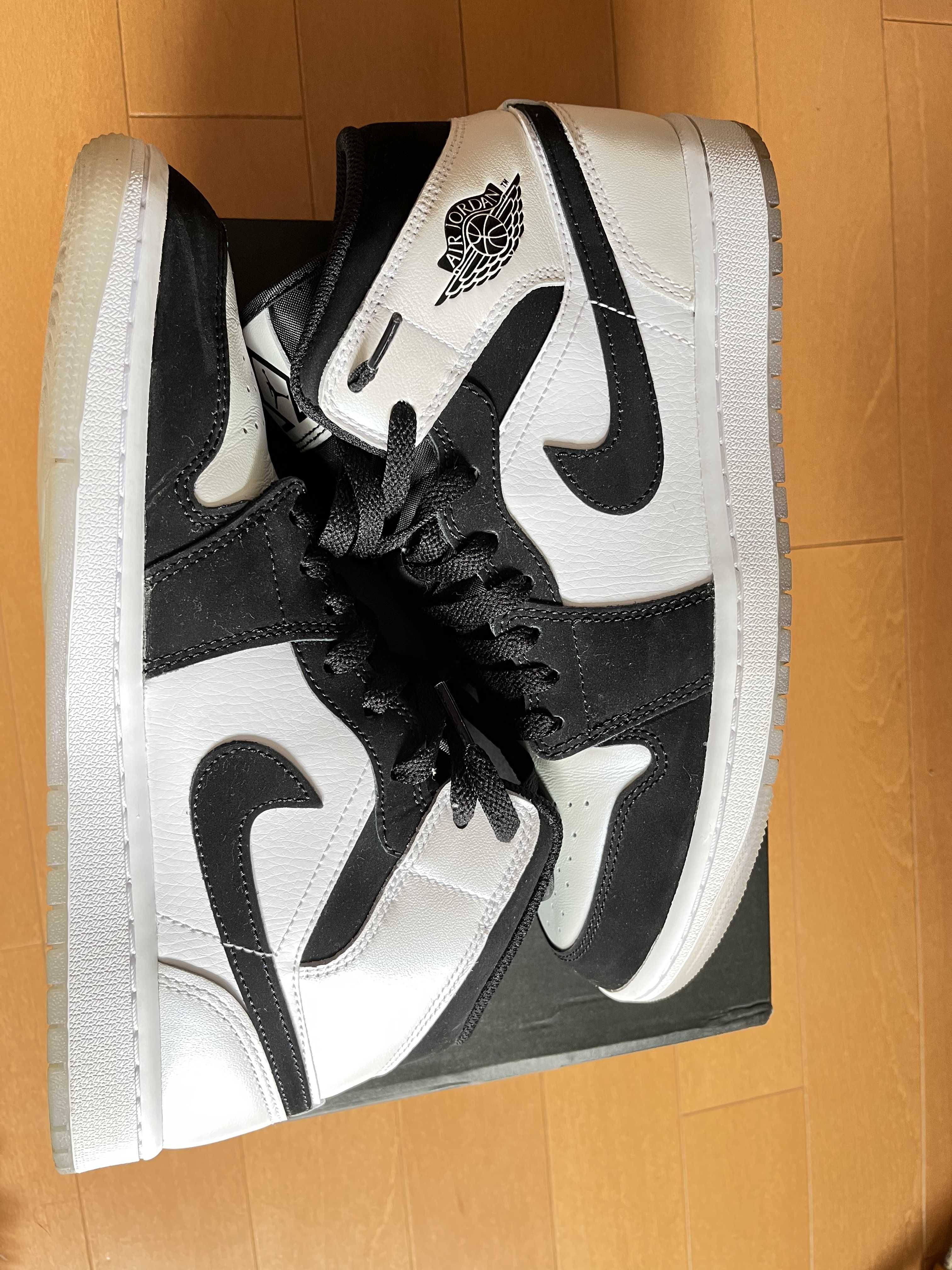 Nike Air Jordan 1 Mid "Omega/Black/White"