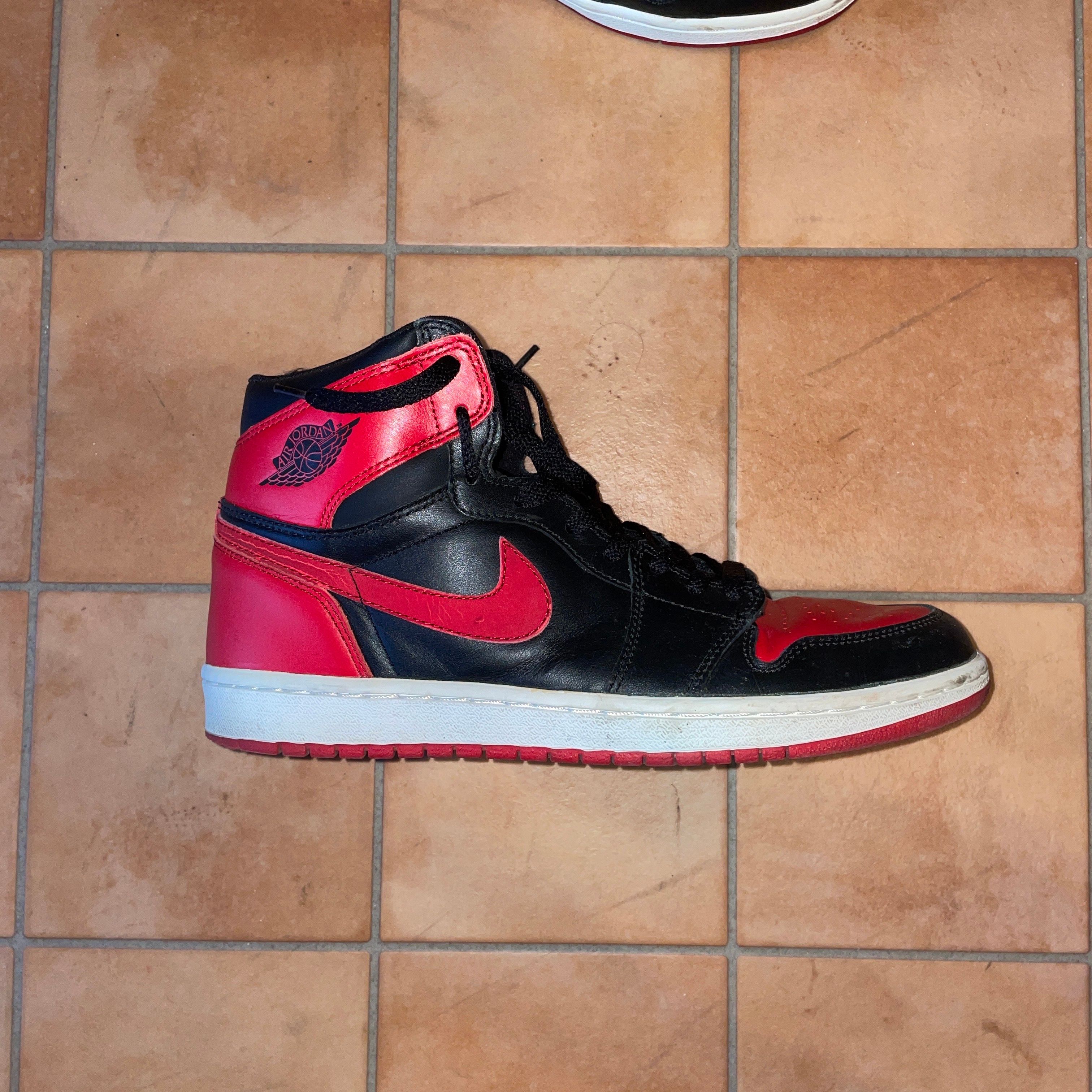 Nike Air Jordan 1 Retro High "Black Varsity Red/Bred"(2001)