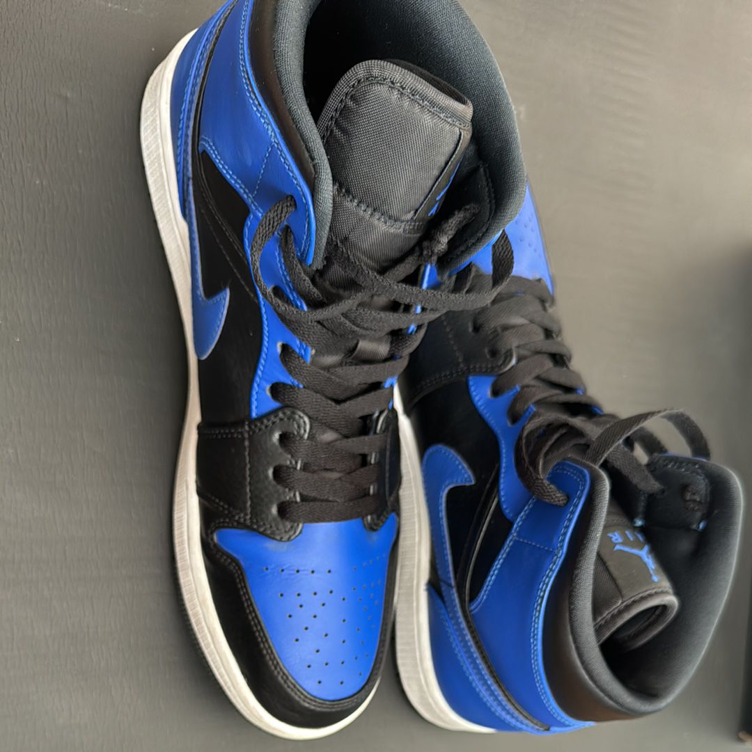 Nike Air Jordan 1 Mid "Hyper Royal"