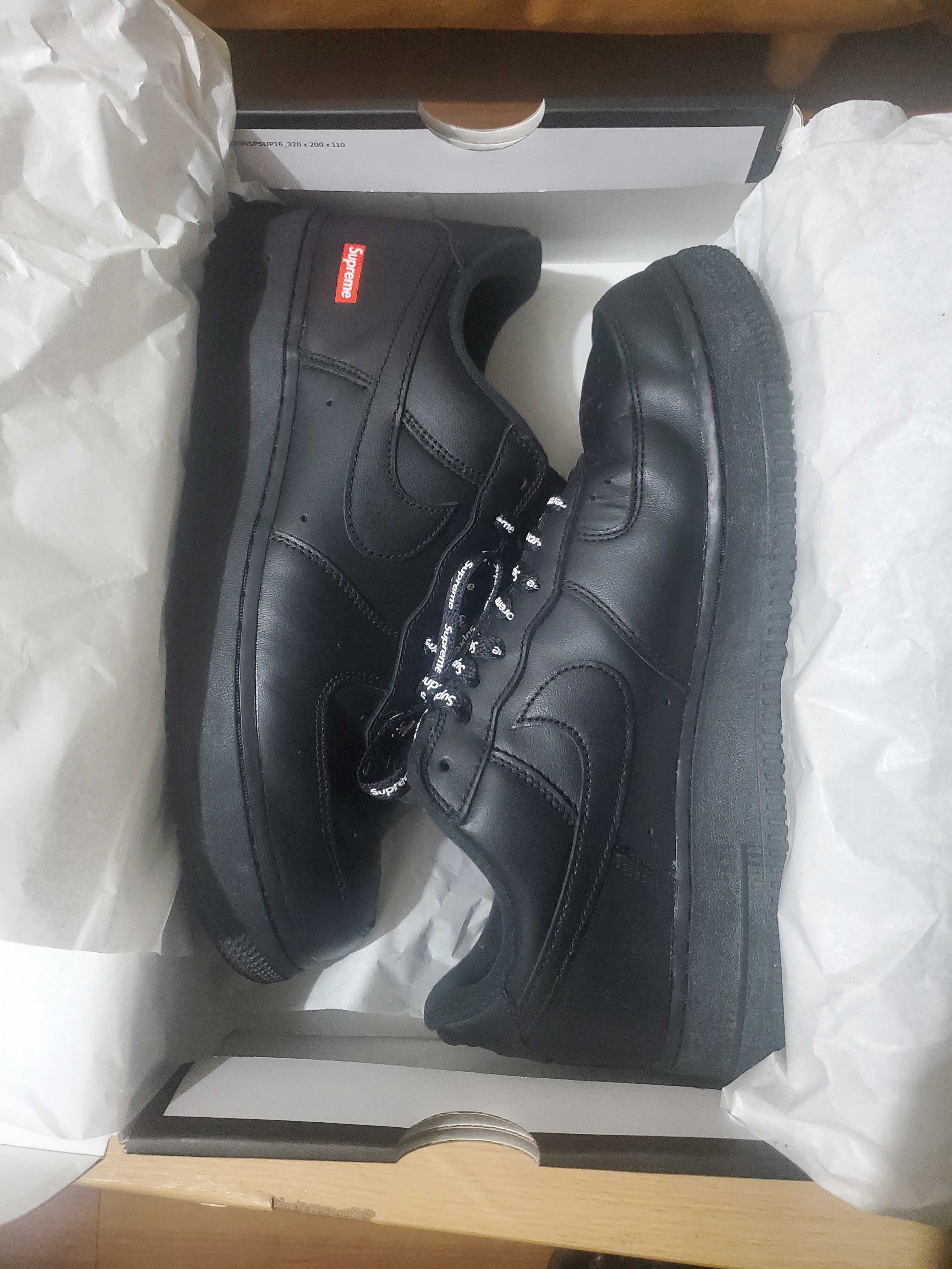 Supreme × Nike Air Force 1 Low "Black"