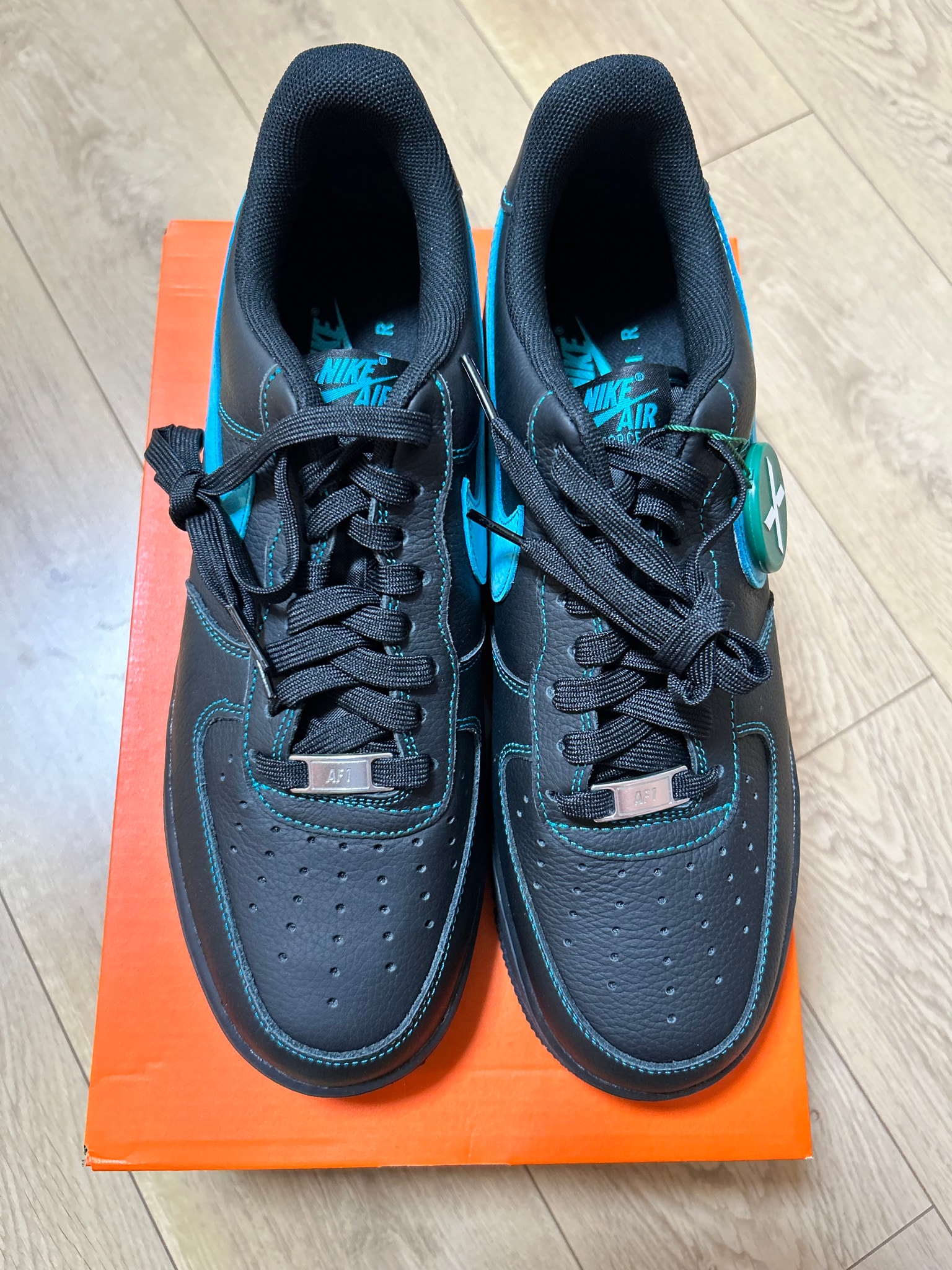 Nike Air Force 1 Low "Black Tiffany"