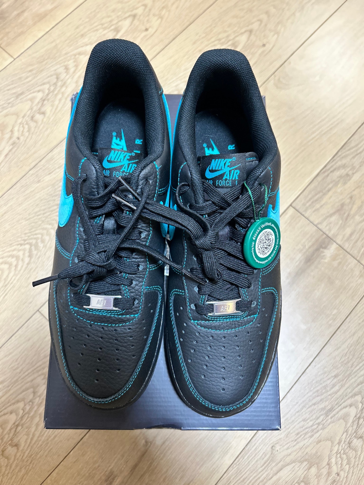 Nike Air Force 1 Low "Black Tiffany"