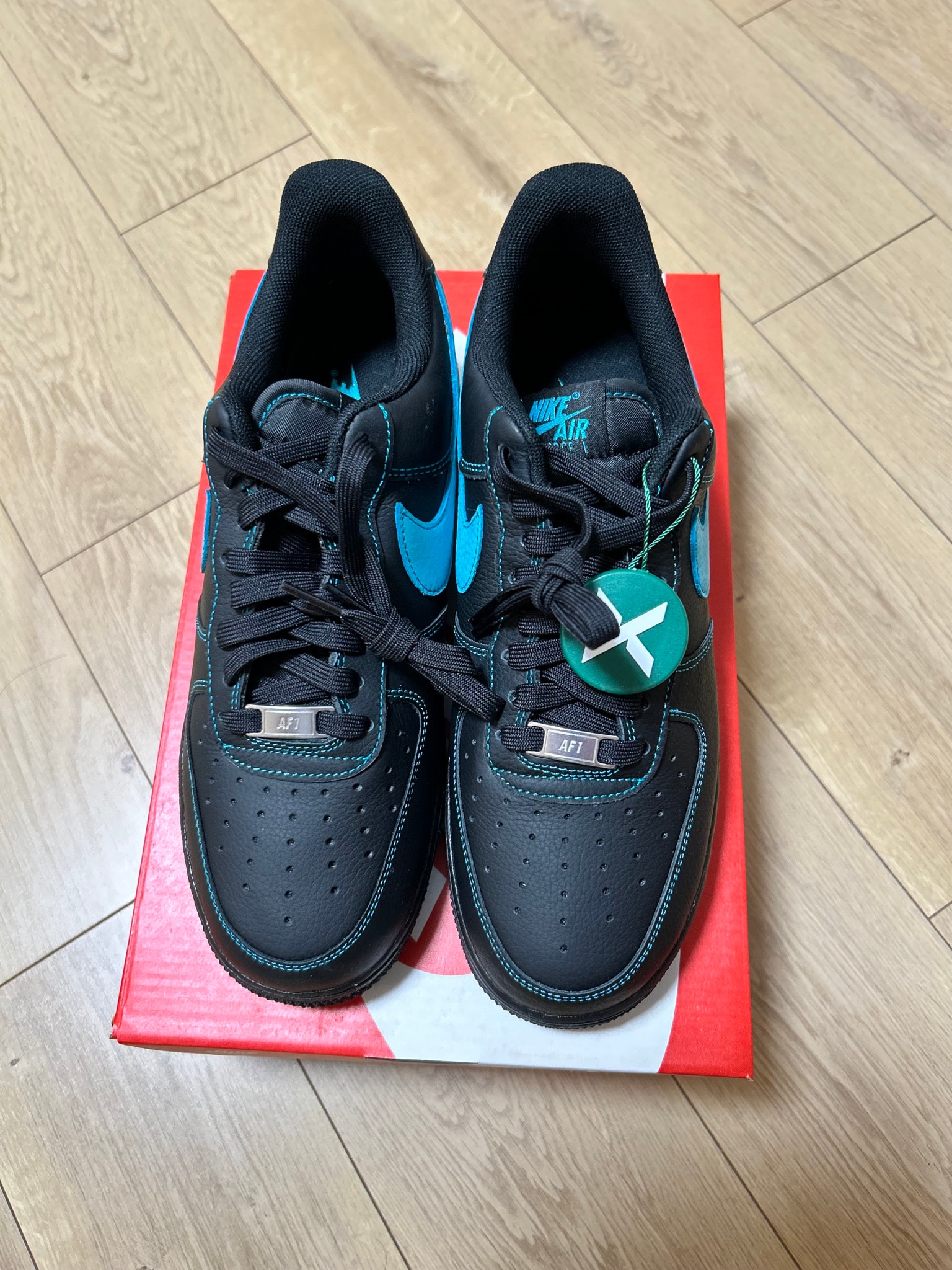 Nike Air Force 1 Low "Black Tiffany"